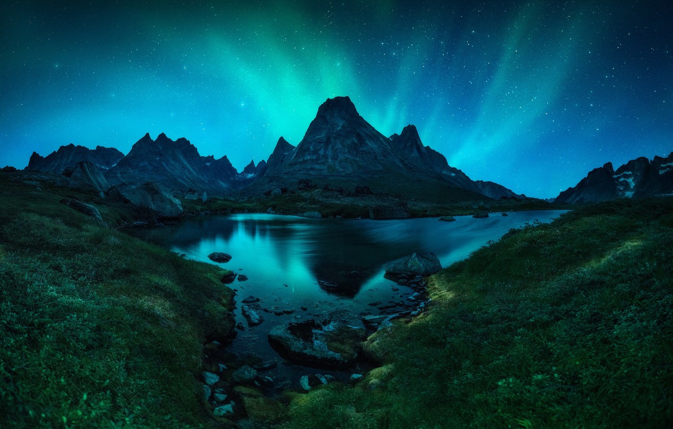 Aurora Borealis Northern Lights Over Mountain Lake Wallpapers