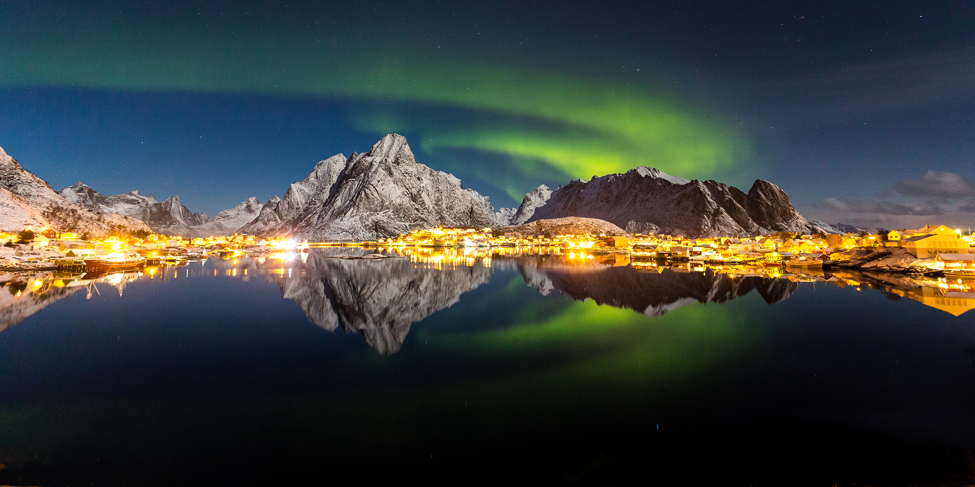 Aurora Borealis Northern Lights Over Mountain Lake Wallpapers