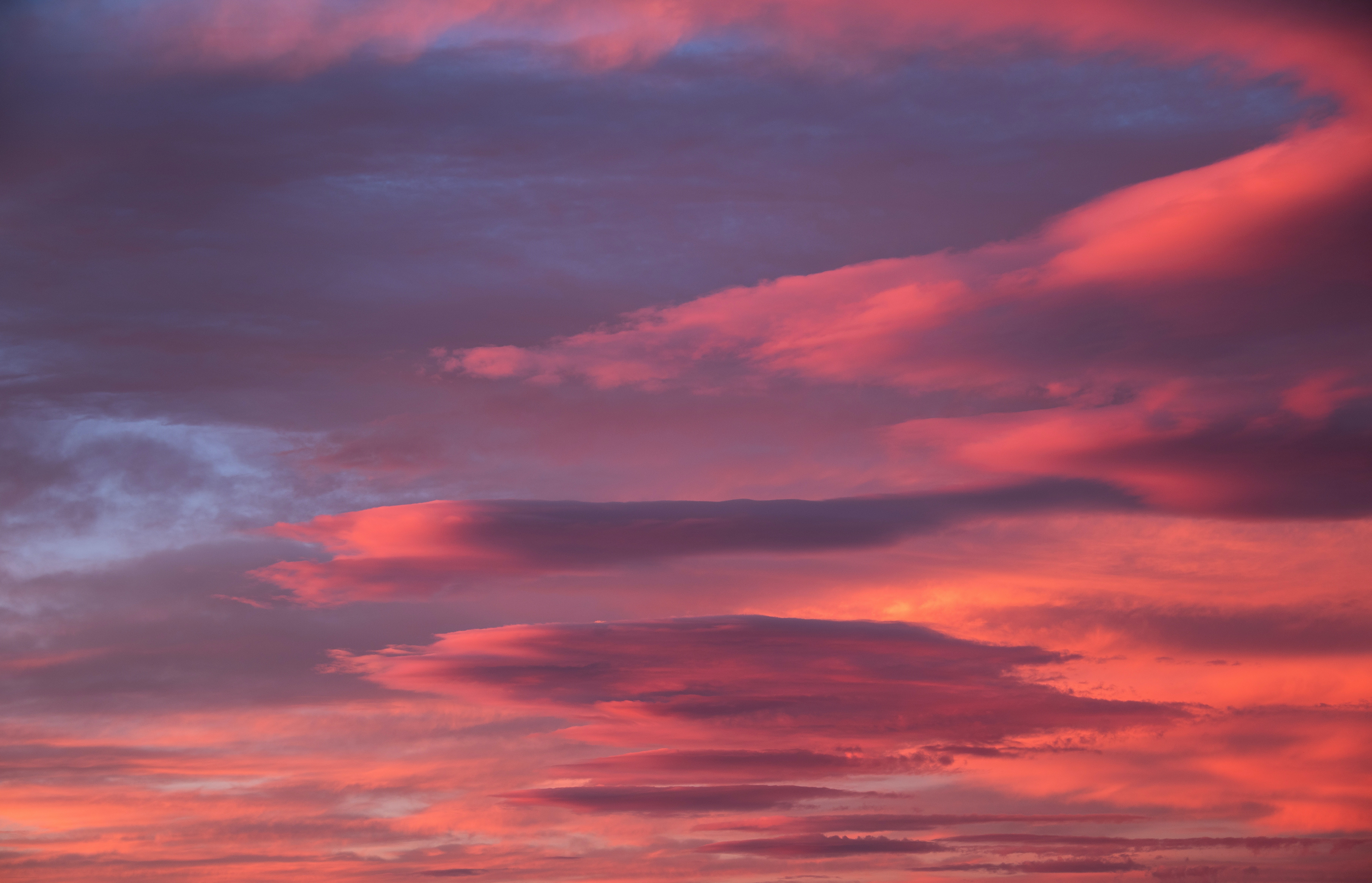 Beautiful View Of Lake During Dawn Wallpapers