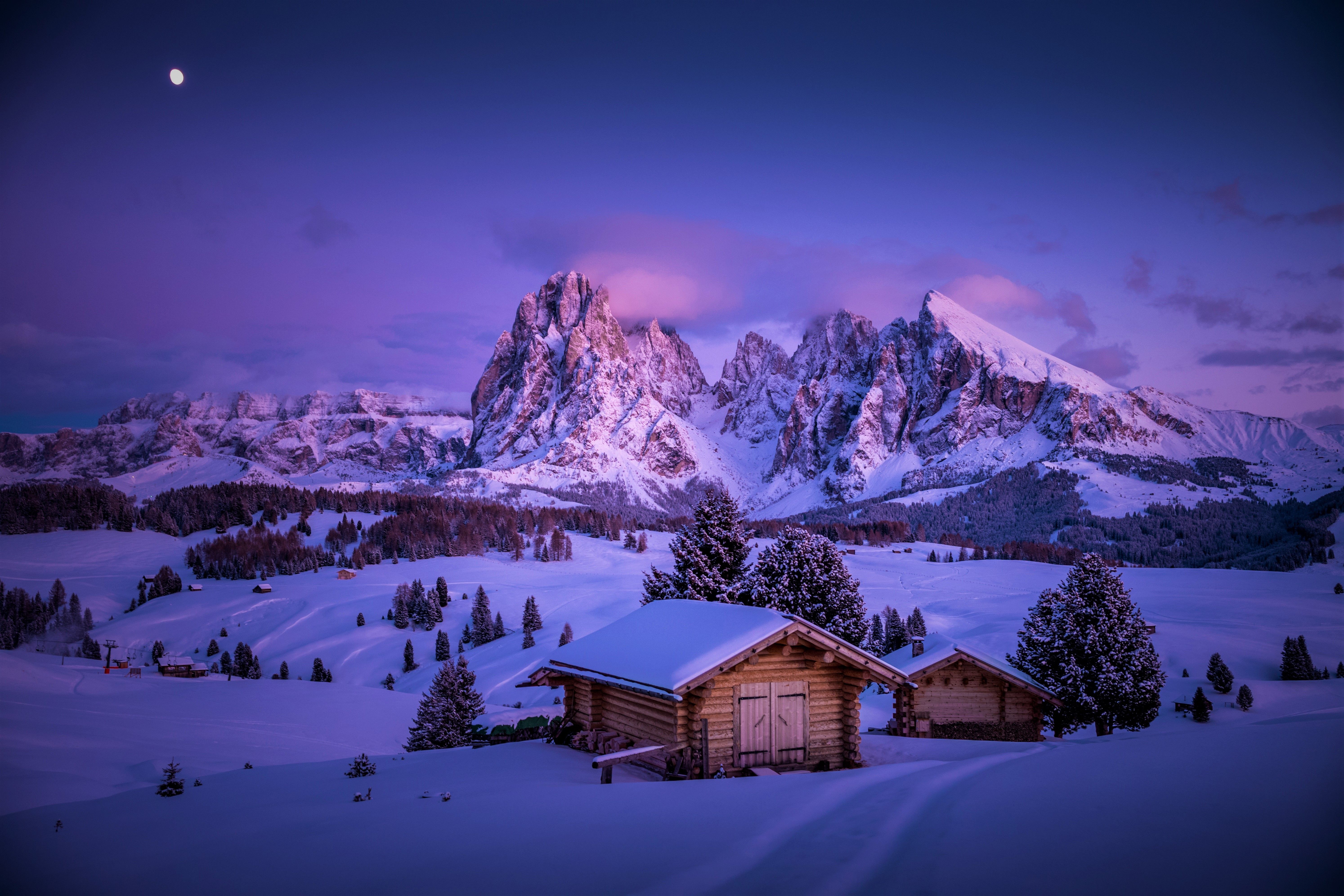 Cabin House In Mountains Wallpapers