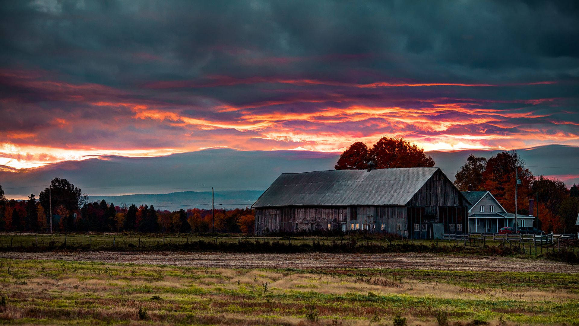 Farmhouse Field Wallpapers