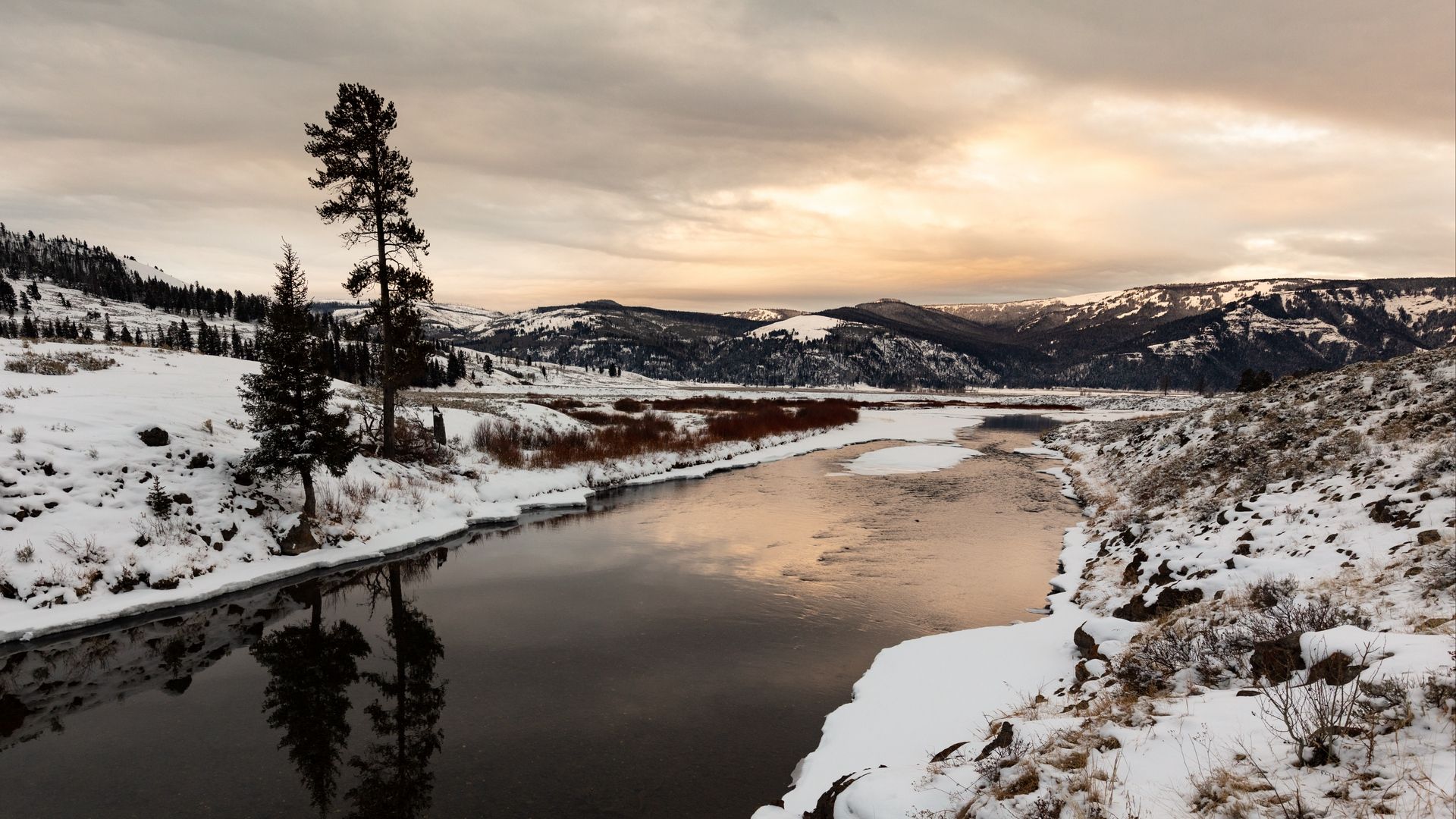 Glacier Hills At Winter Wallpapers