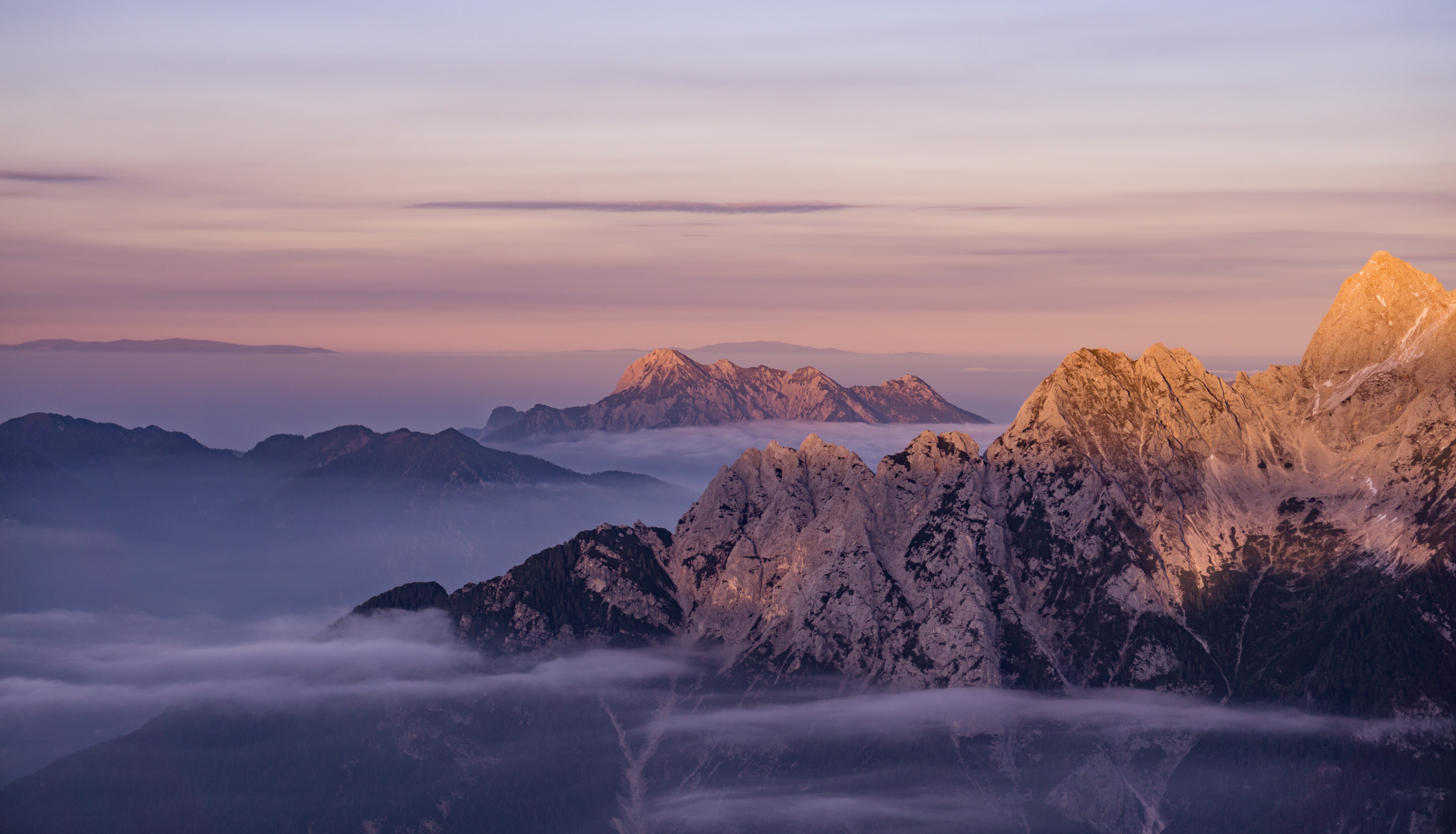 Horizon Purple Gradient Mountains Wallpapers