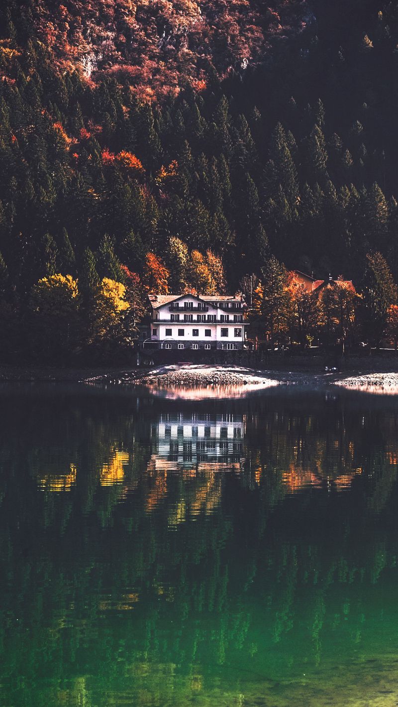 House Reflected In The Lake Wallpapers