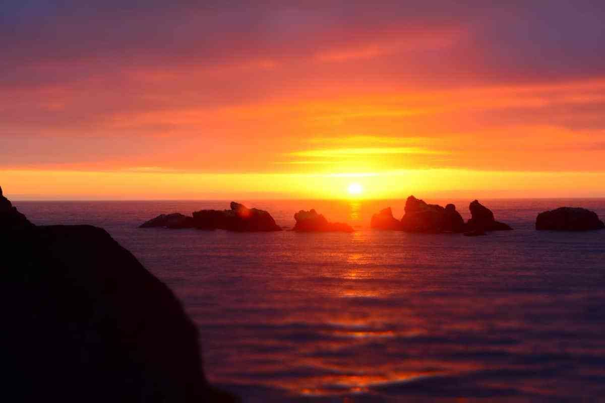 Island Rock Amazing Sunset Wallpapers