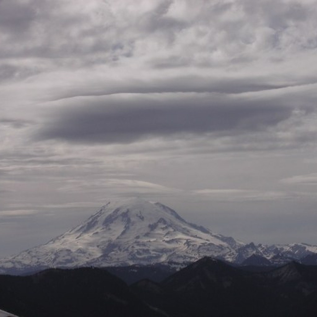 Mount Hood Above The Clouds At Night Wallpapers