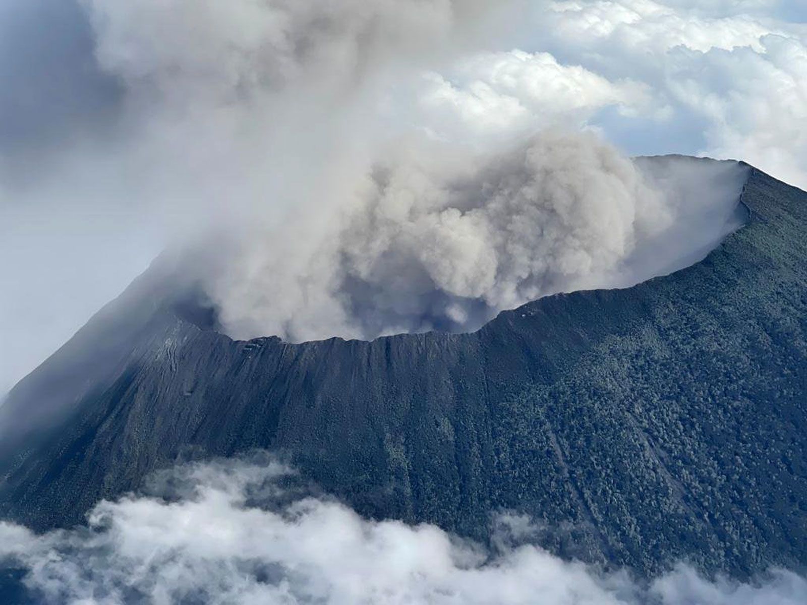 Mount Nyiragongo Wallpapers