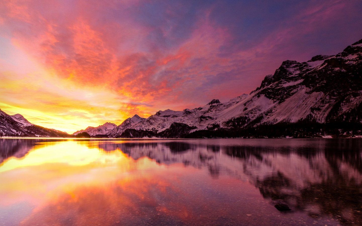 Mountain Reflection Over Lake In Dawn Wallpapers