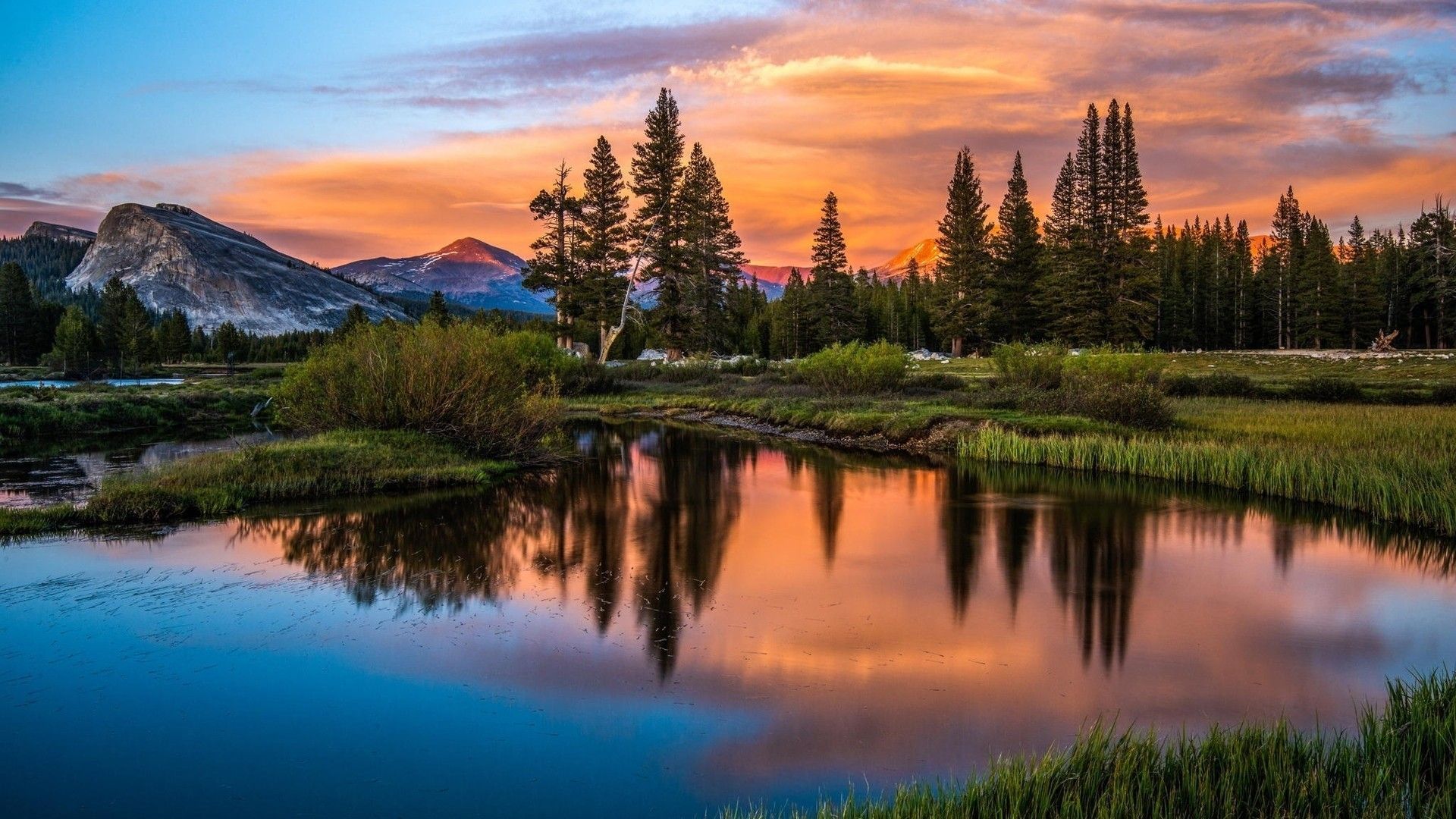 Mountain Reflection Over Lake In Dawn Wallpapers