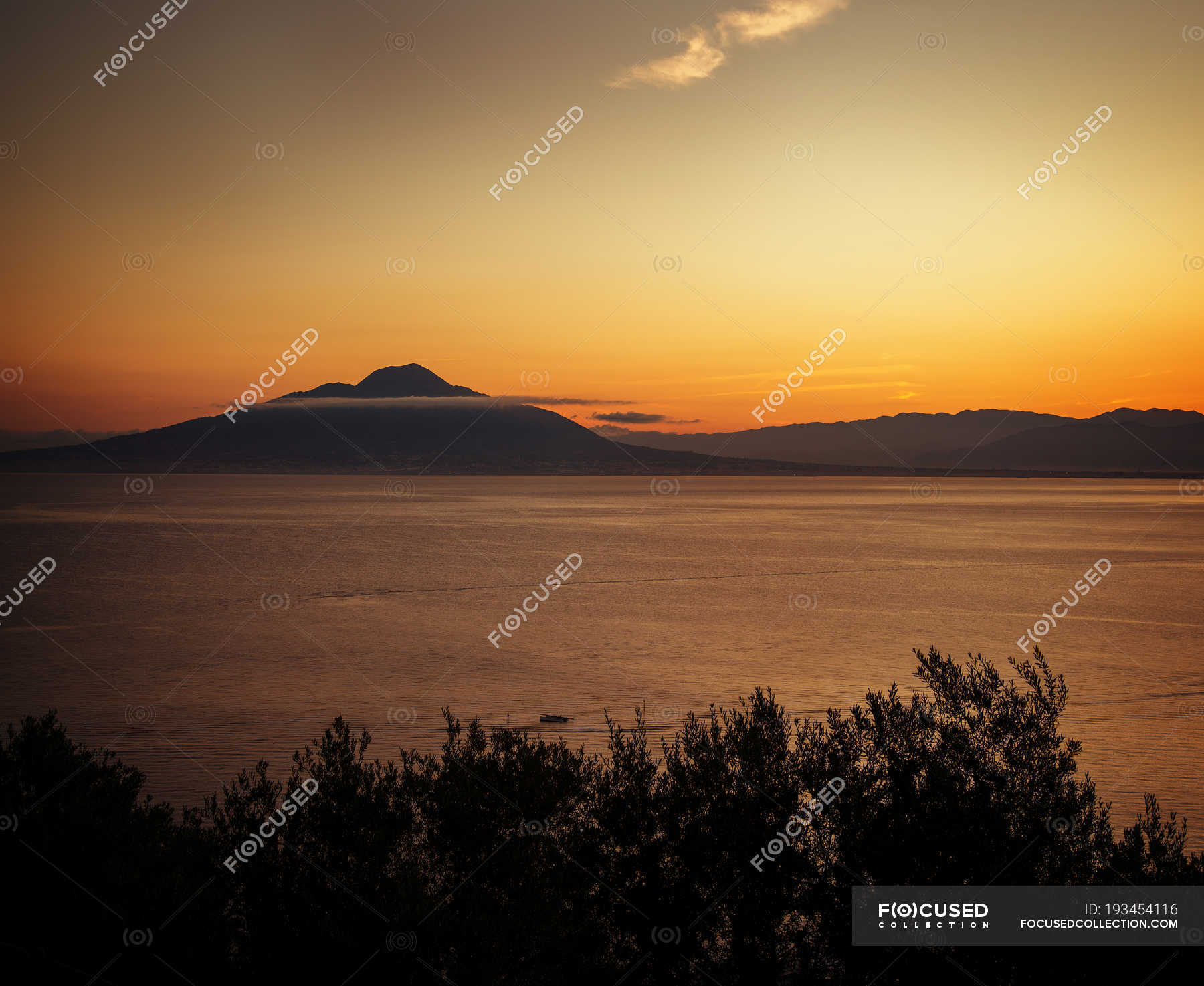 Mountain View In Italy Sunset Wallpapers