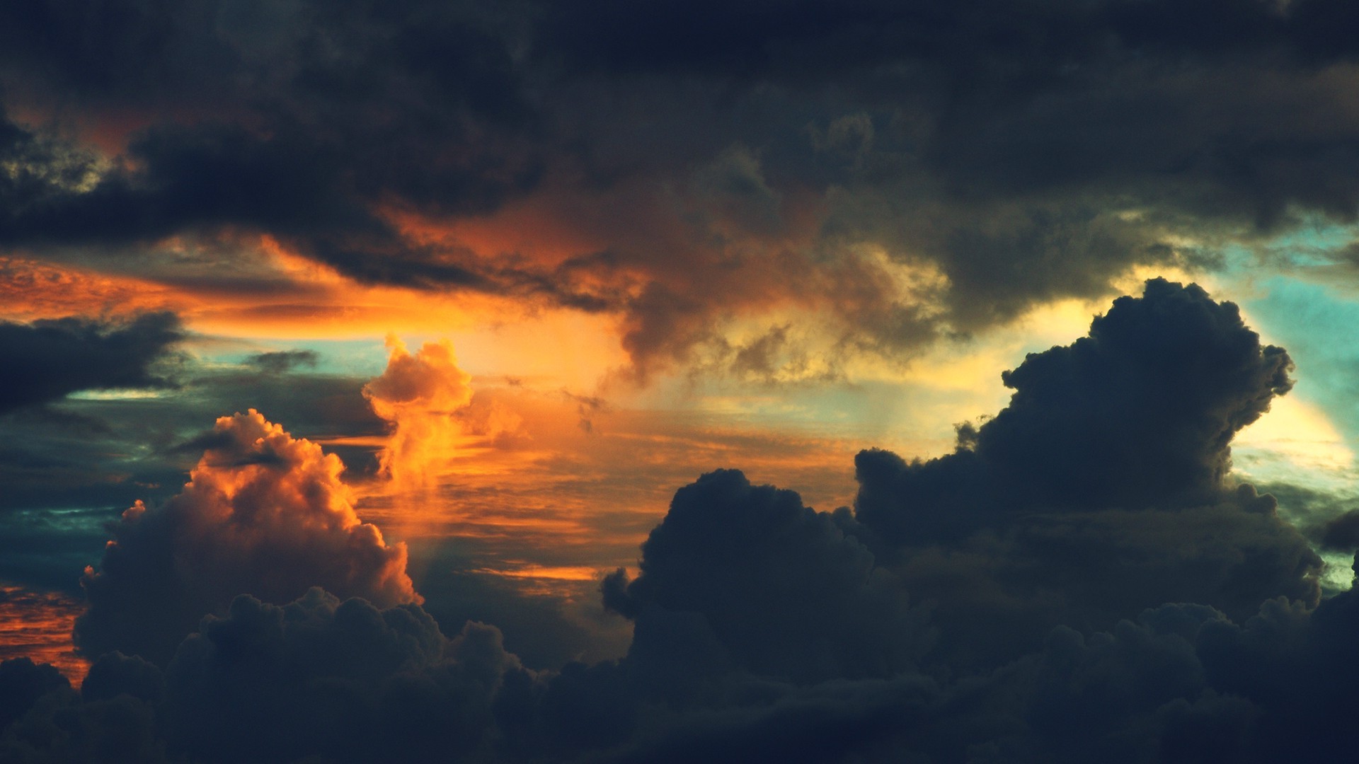 Natural Cloudy Sunset Wallpapers