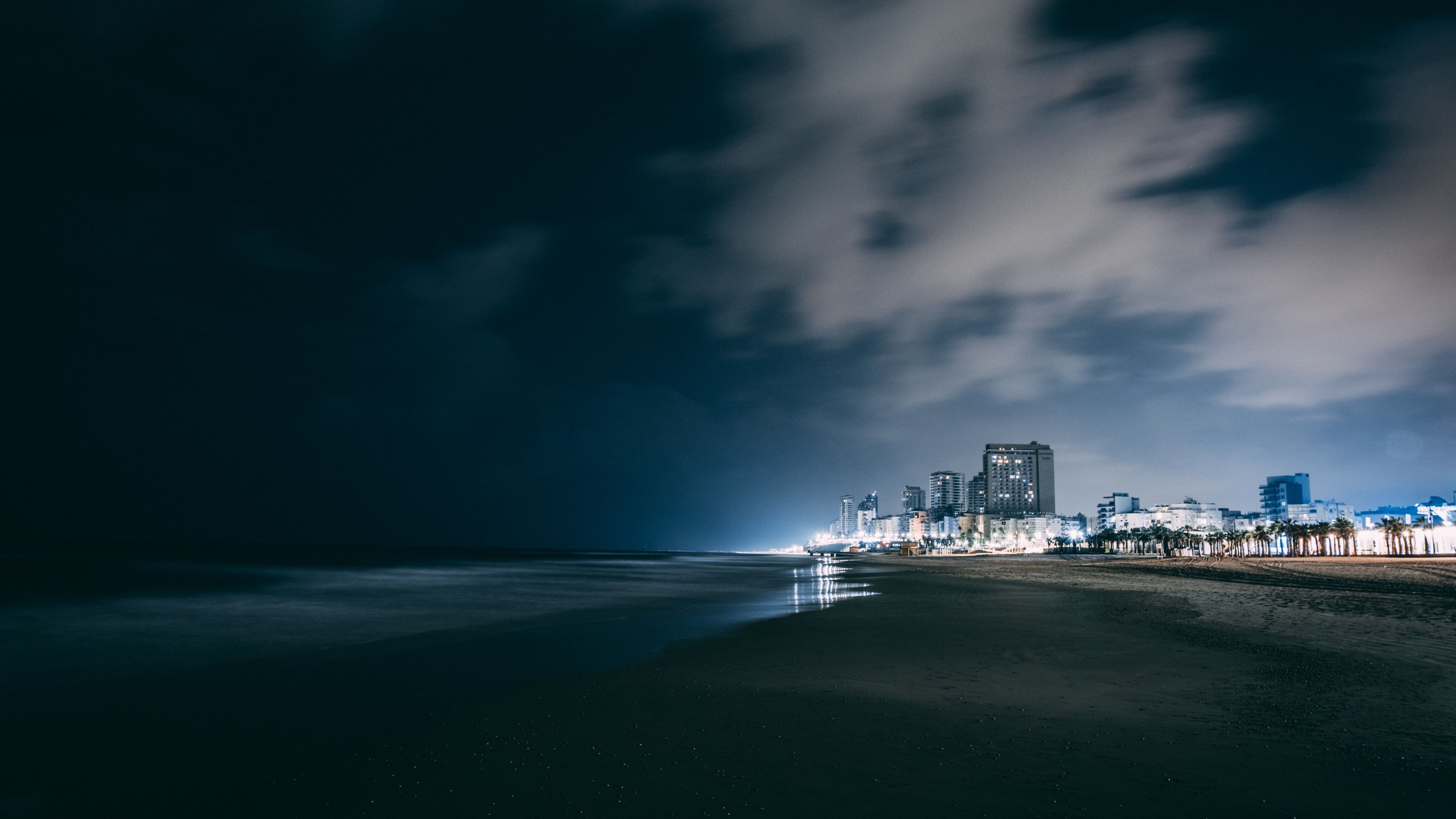 Night At Beach 4K Wallpapers