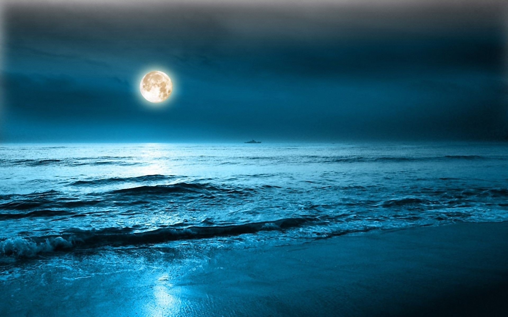 Ocean During Nighttime With Moon Wallpapers