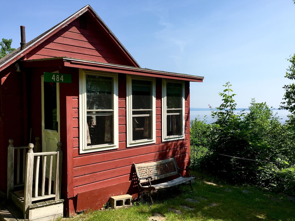 Red Cabin At Bay Wallpapers