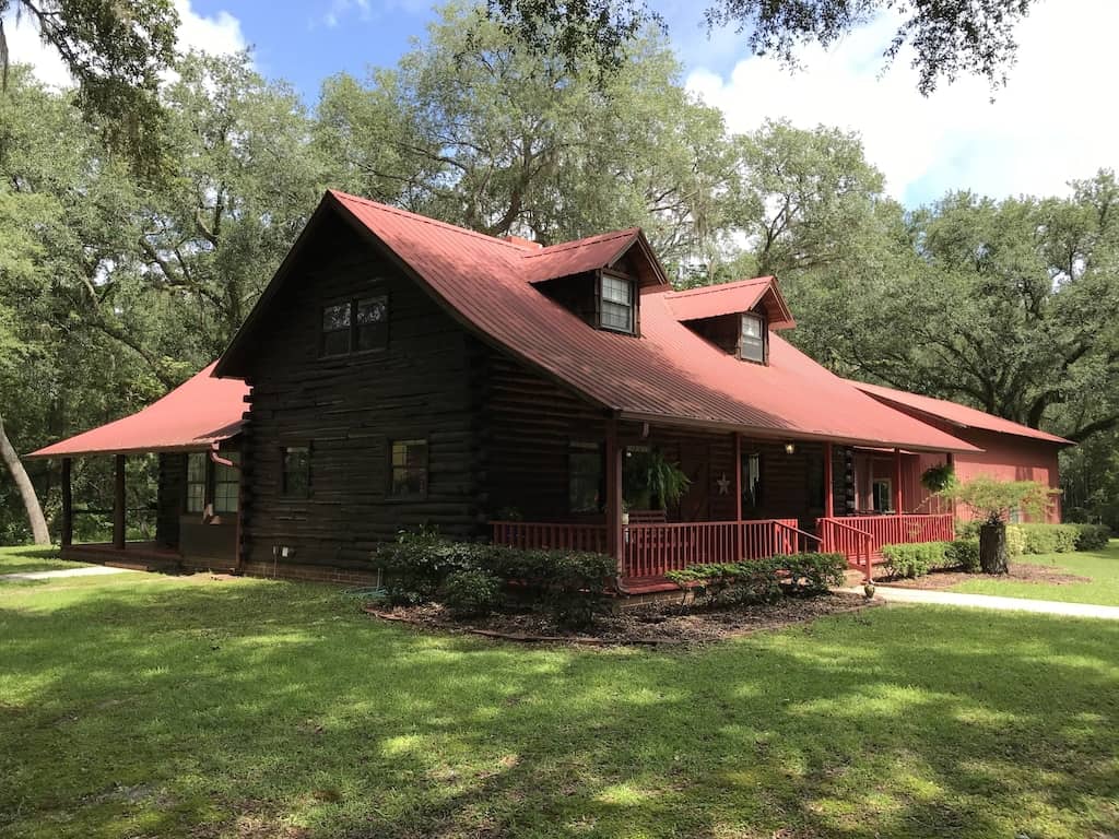 Red Cabin At Bay Wallpapers