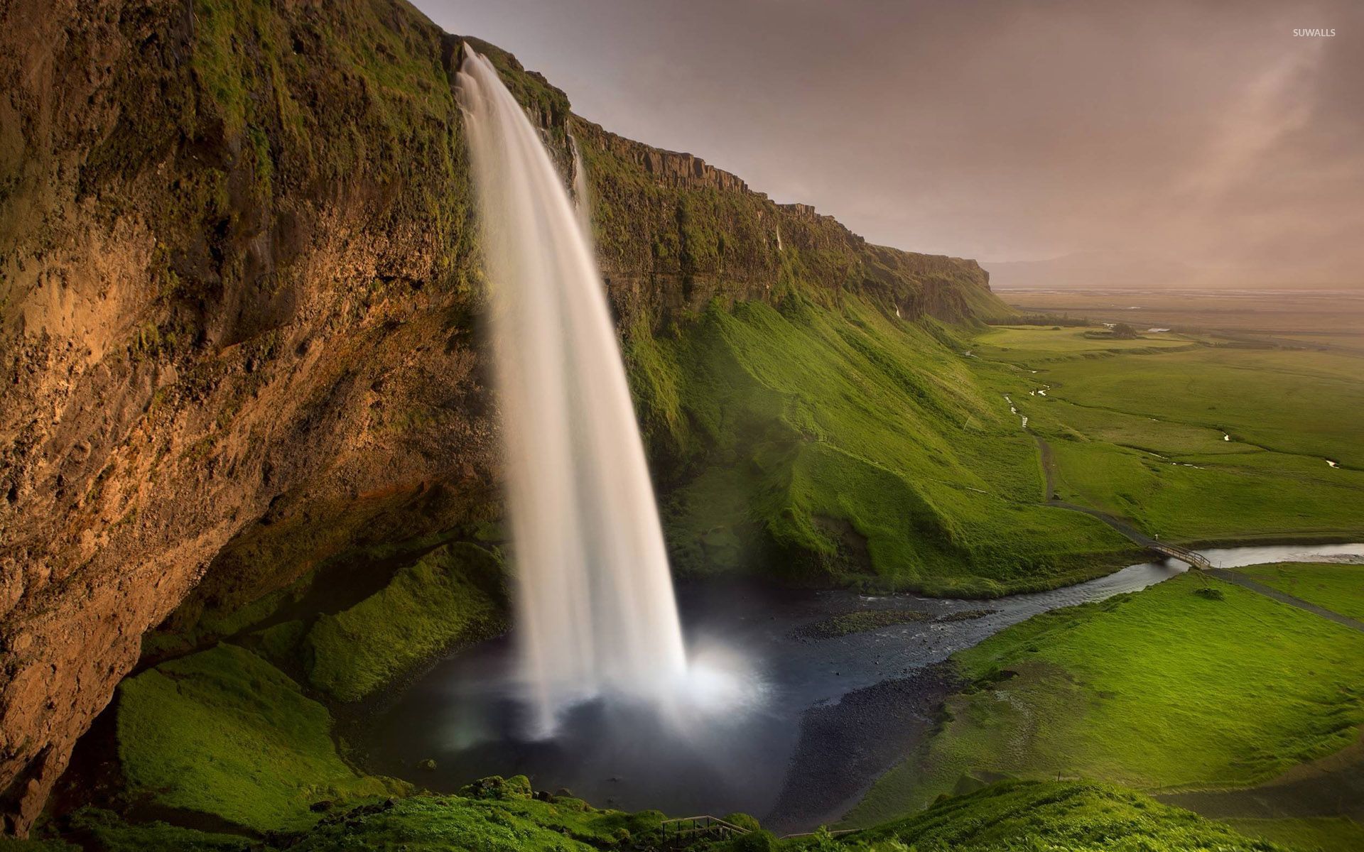 Seljalandsfoss 4K Waterfall Wallpapers