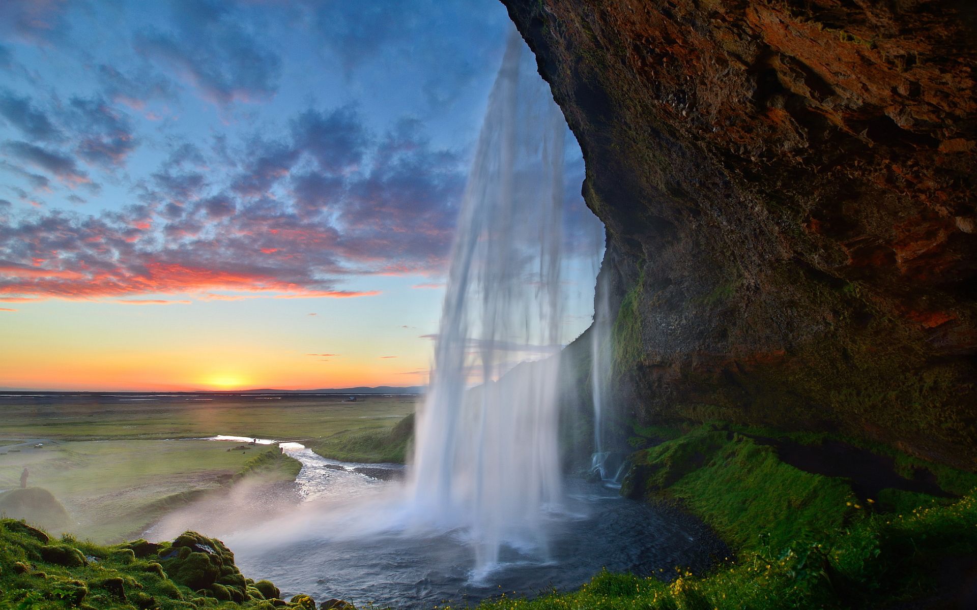 Seljalandsfoss 4K Waterfall Wallpapers