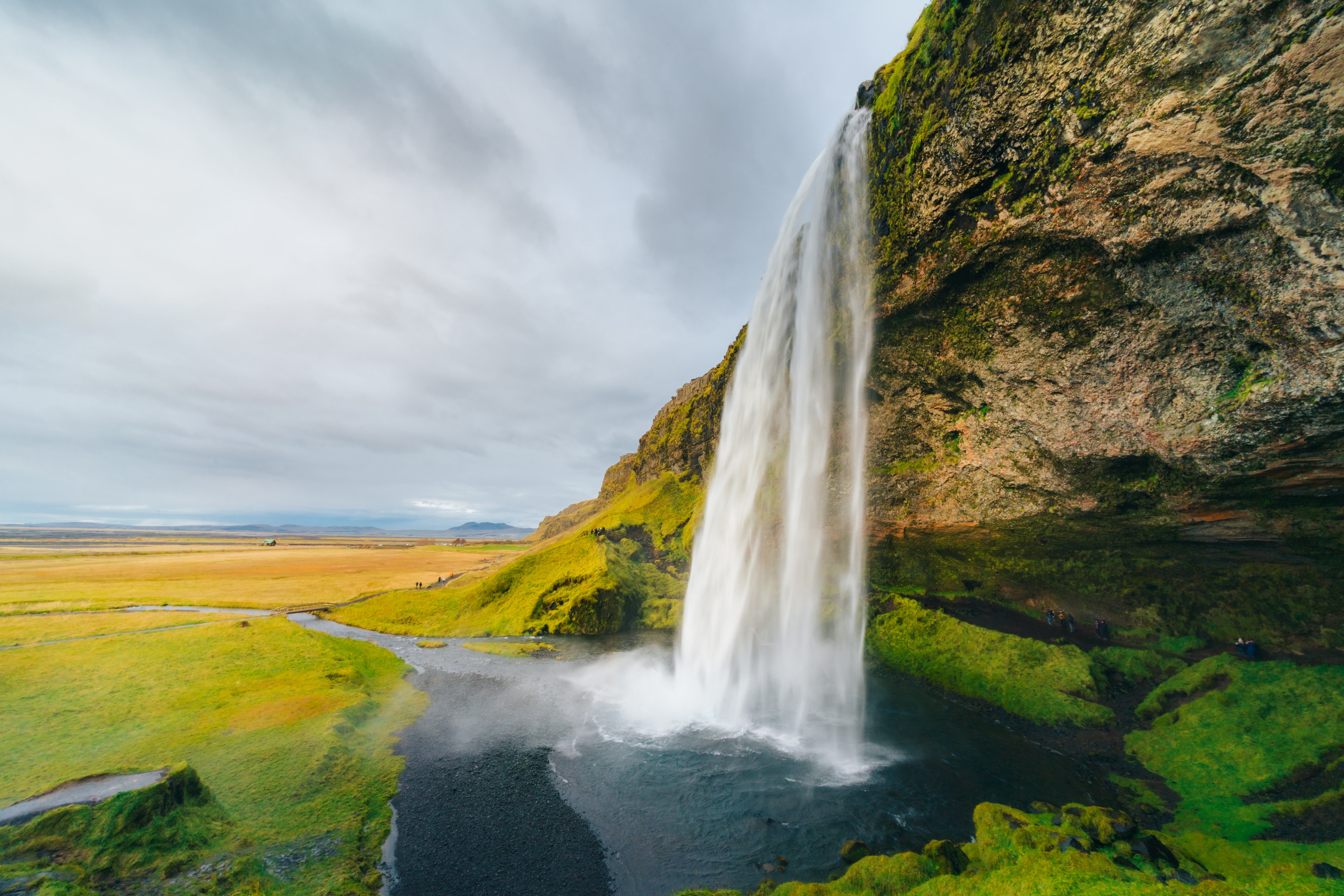 Seljalandsfoss 4K Waterfall Wallpapers