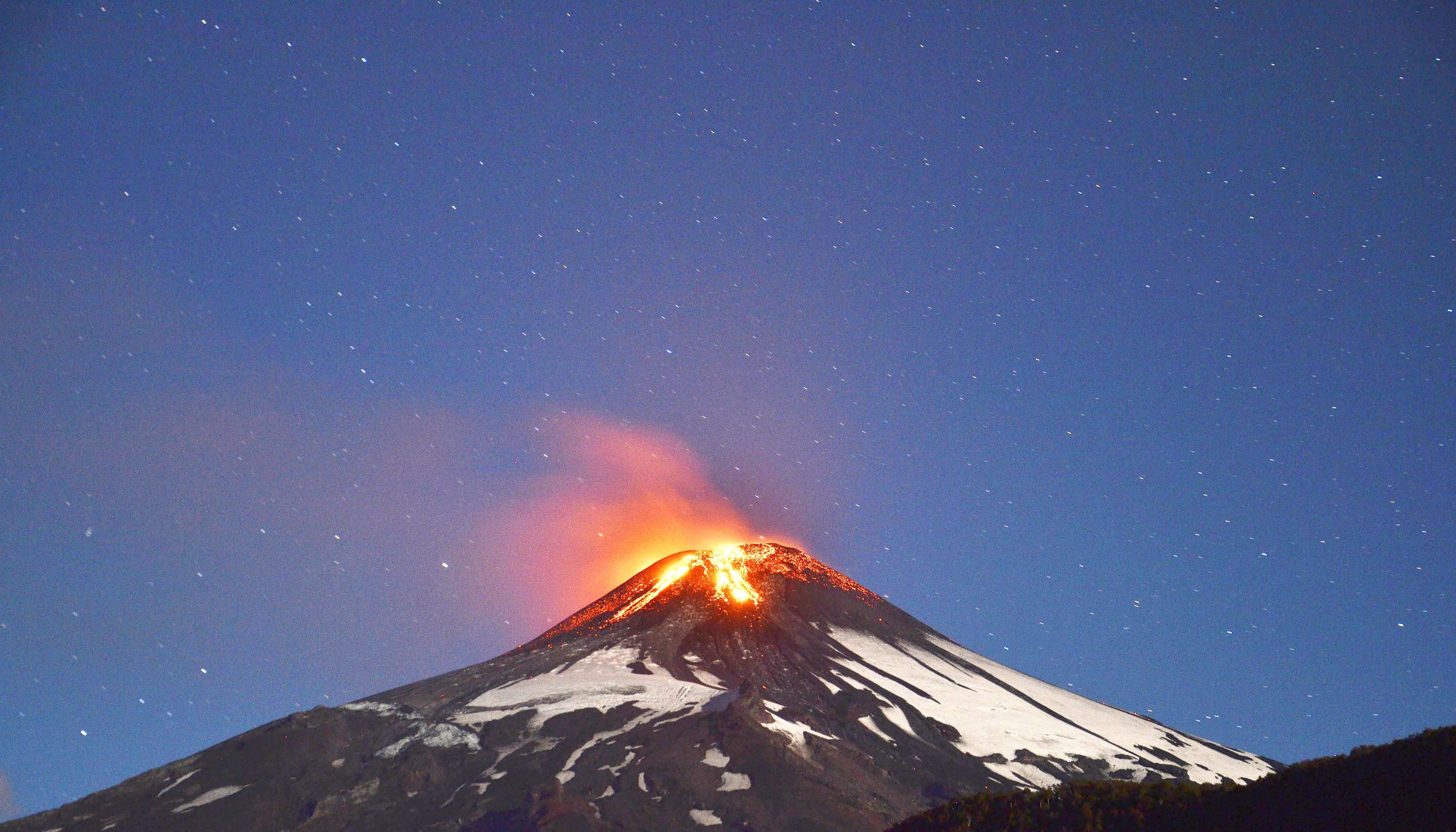 Villarrica Volcano In Chile Wallpapers