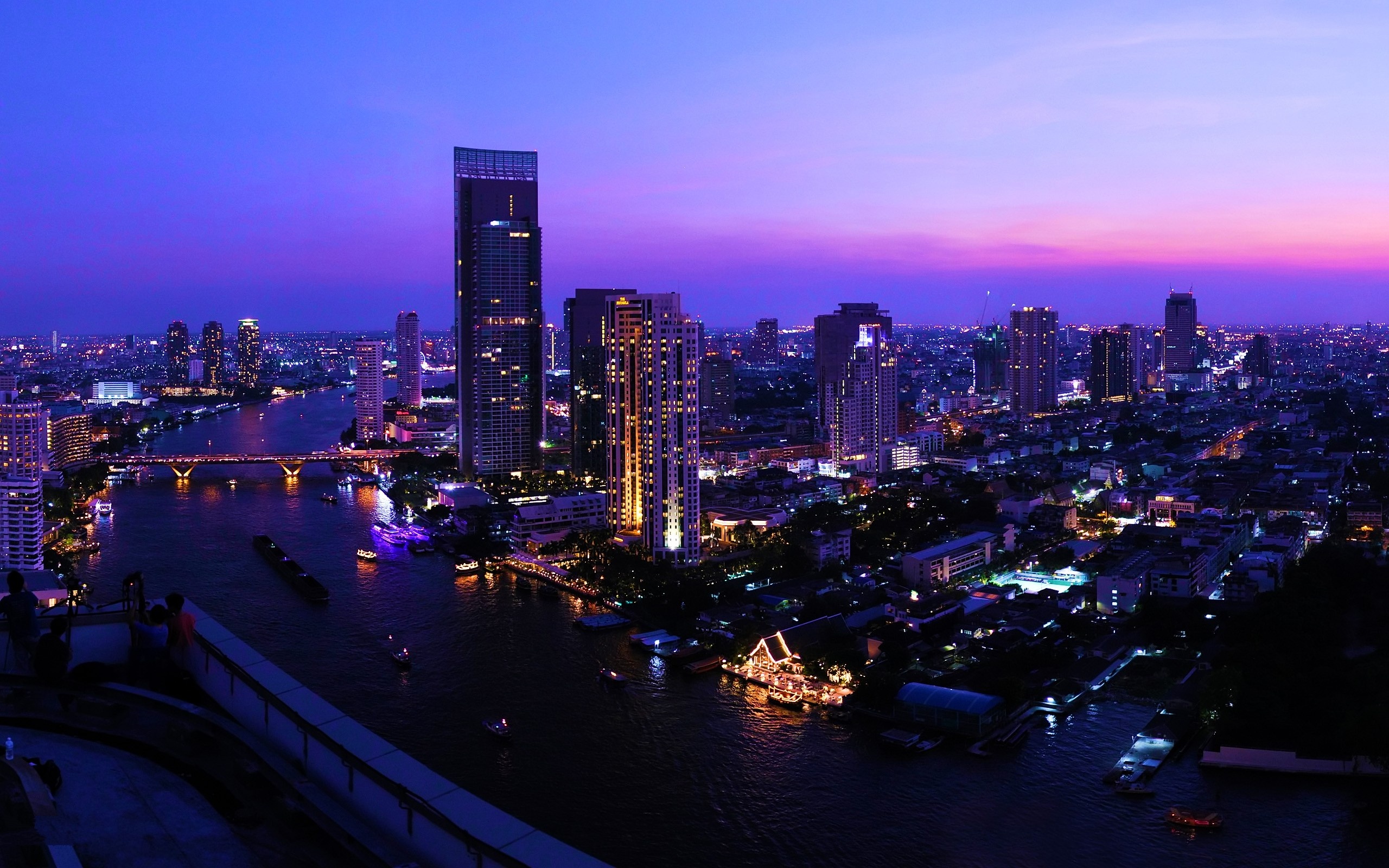Bangkok Skyscraper In Night Wallpapers