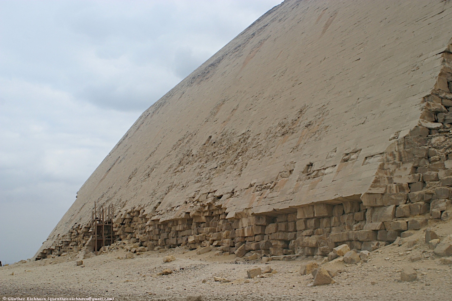 Bent Pyramid Wallpapers