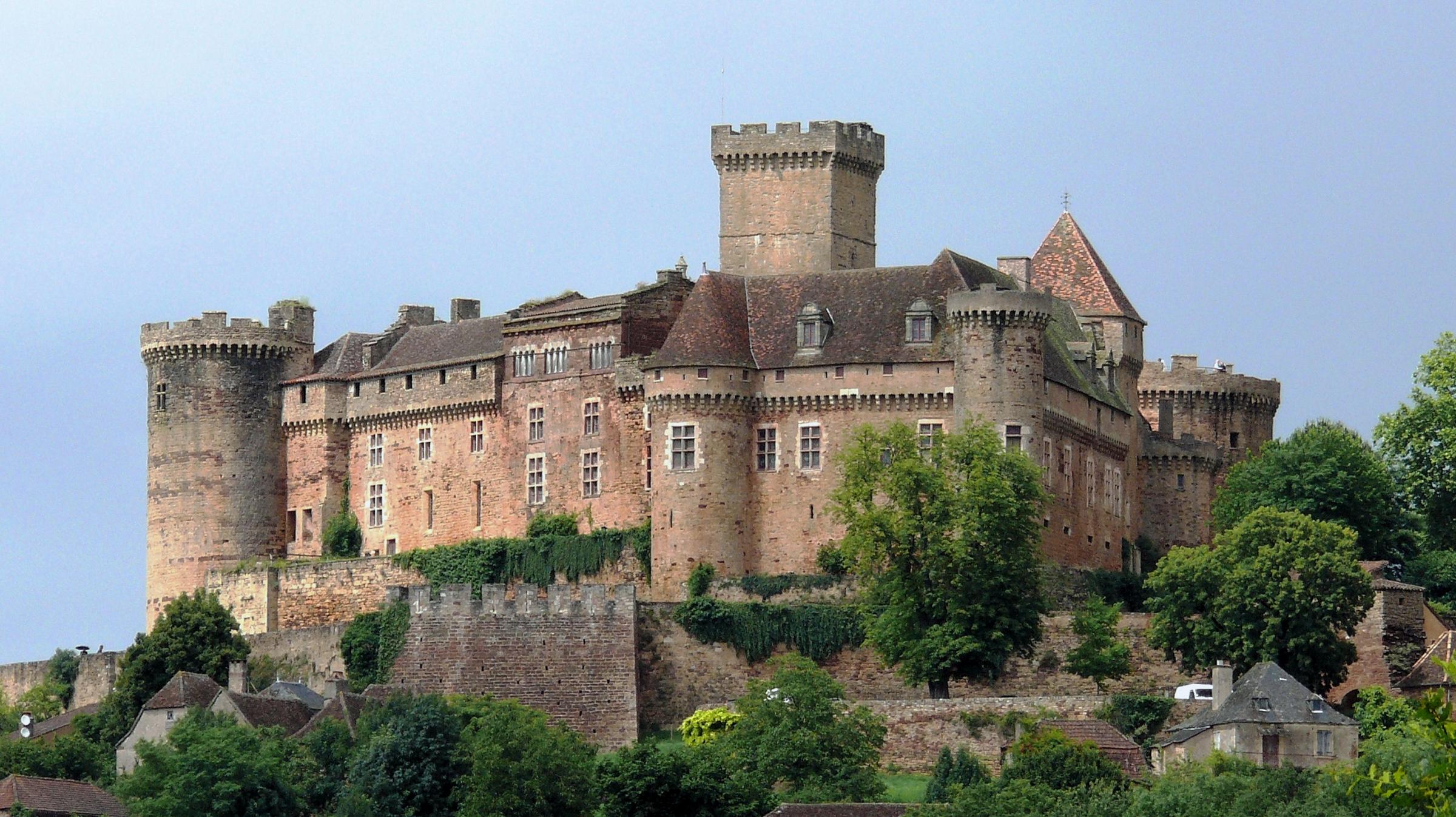 Chateau De Castelnau-Bretenoux Wallpapers