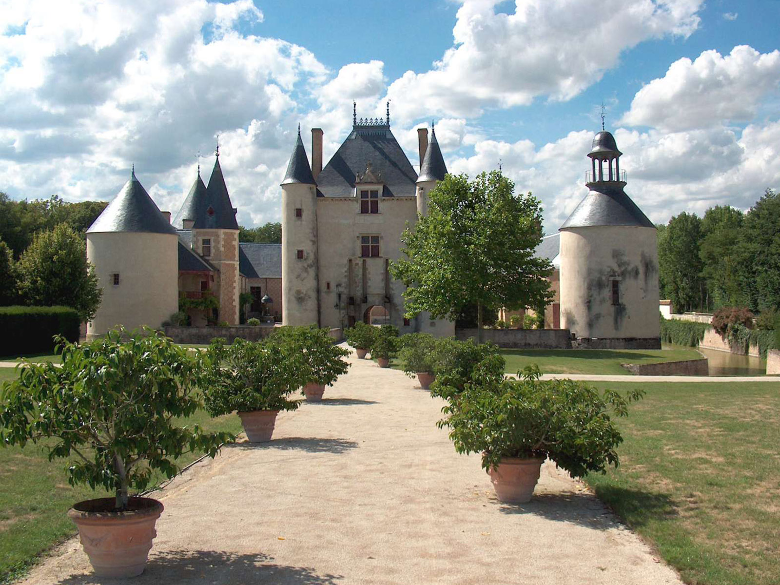 Chateau De La Riviгёre-Bourdet Wallpapers