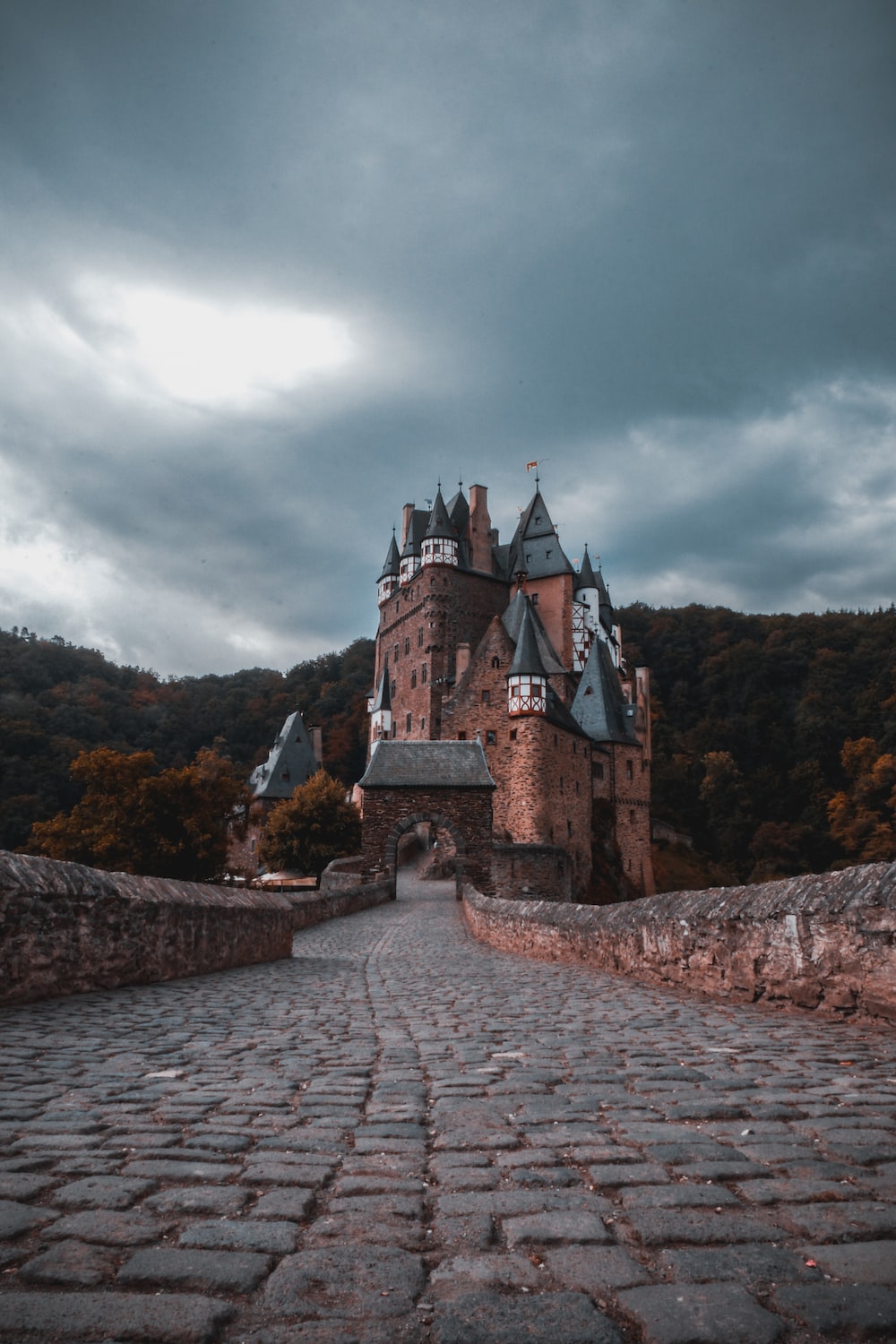 Chudгіw Castle Wallpapers