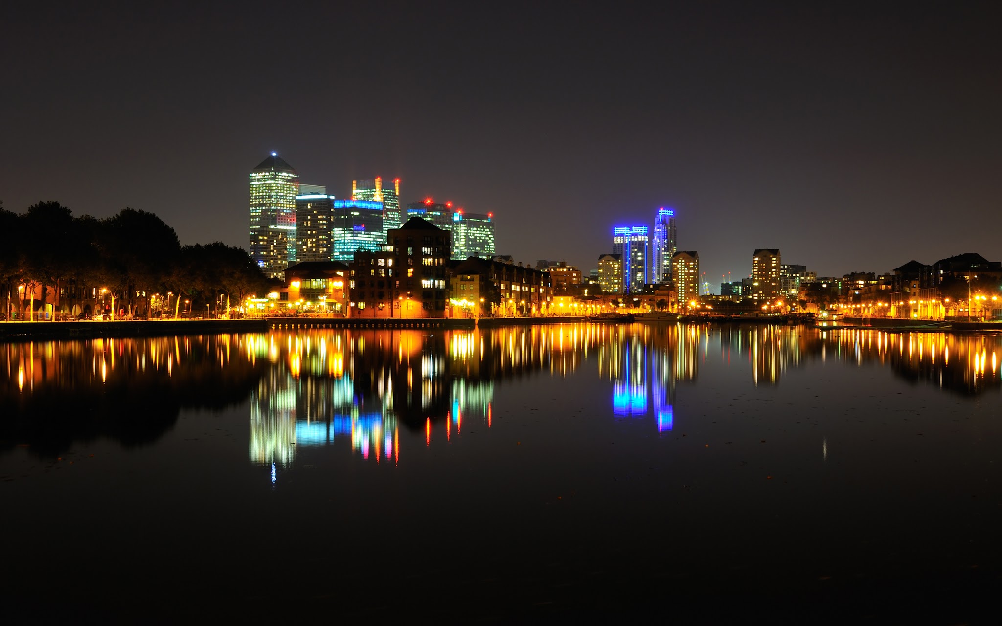 City Lights Reflection In Water Wallpapers