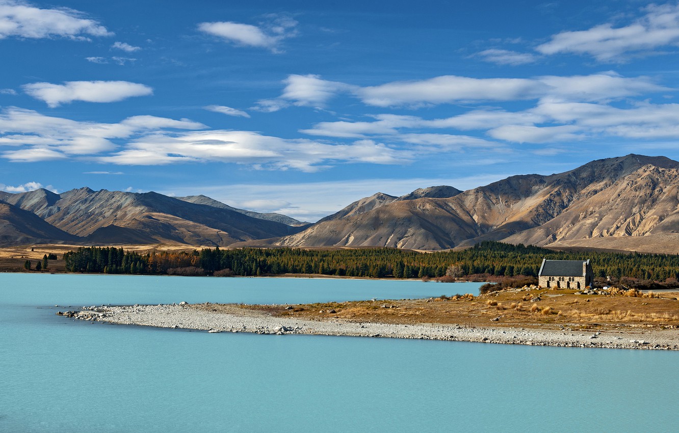 Cloudy Mountains In Lake Tekapo New Zealand Wallpapers