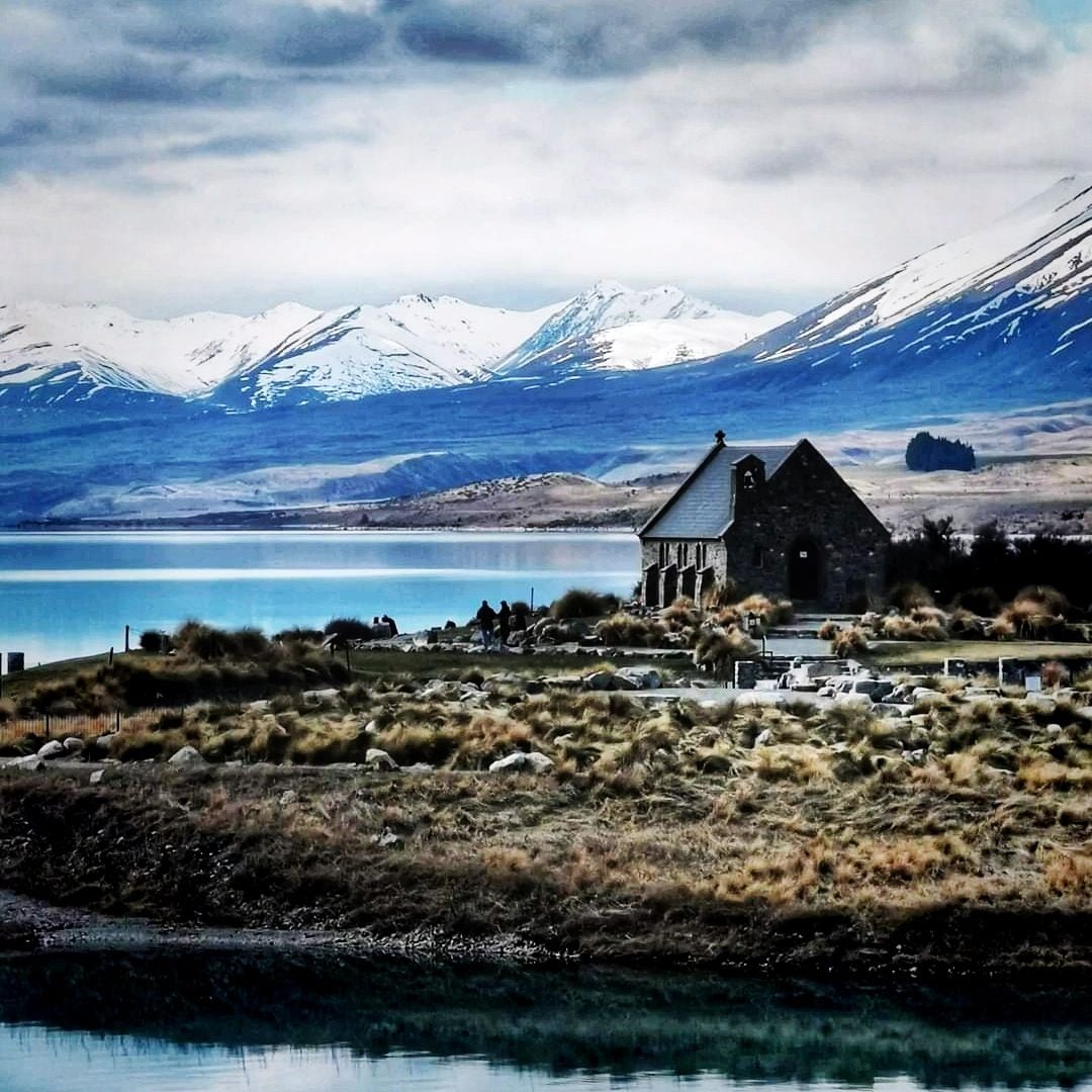 Cloudy Mountains In Lake Tekapo New Zealand Wallpapers