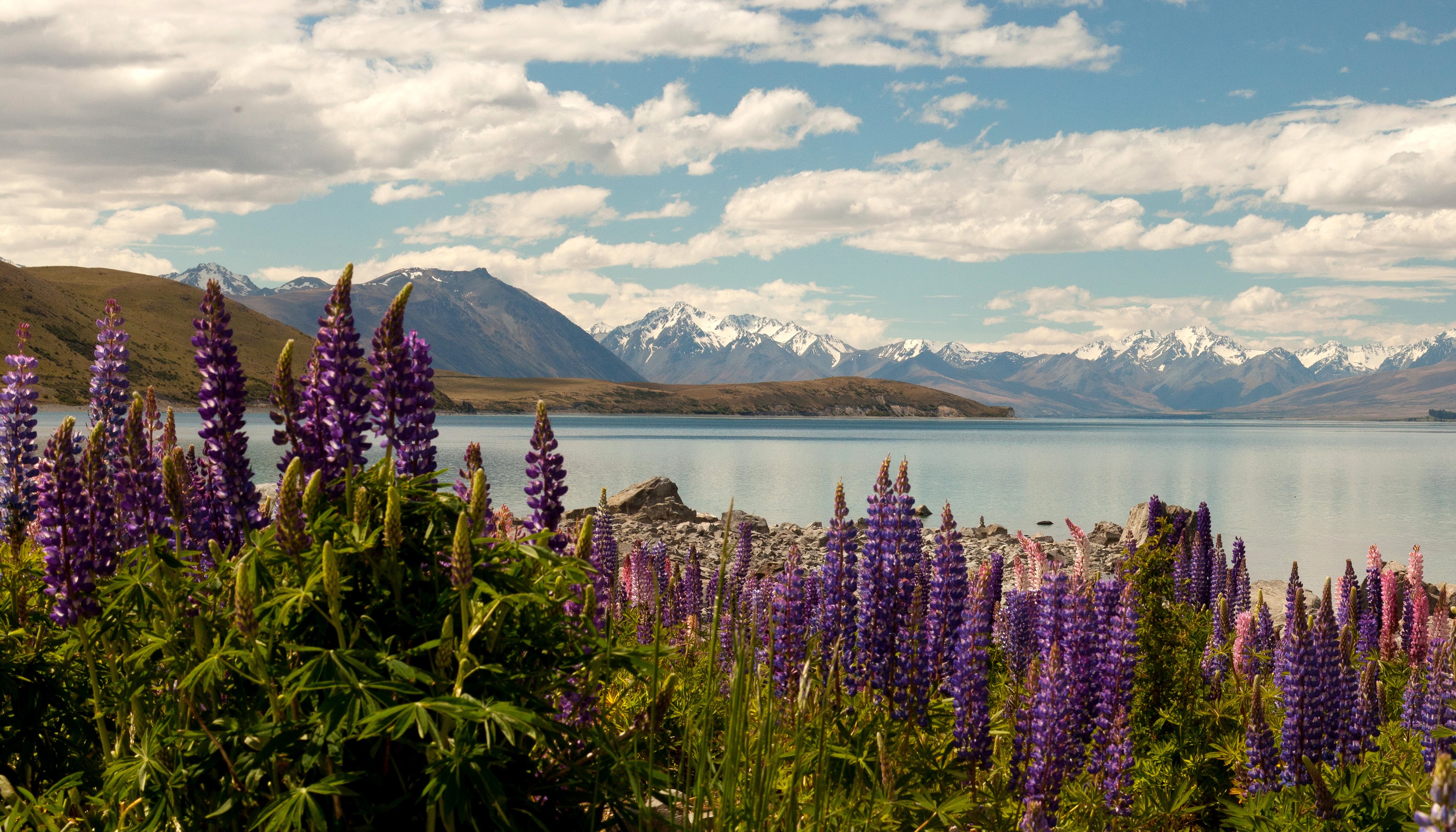 Cloudy Mountains In Lake Tekapo New Zealand Wallpapers