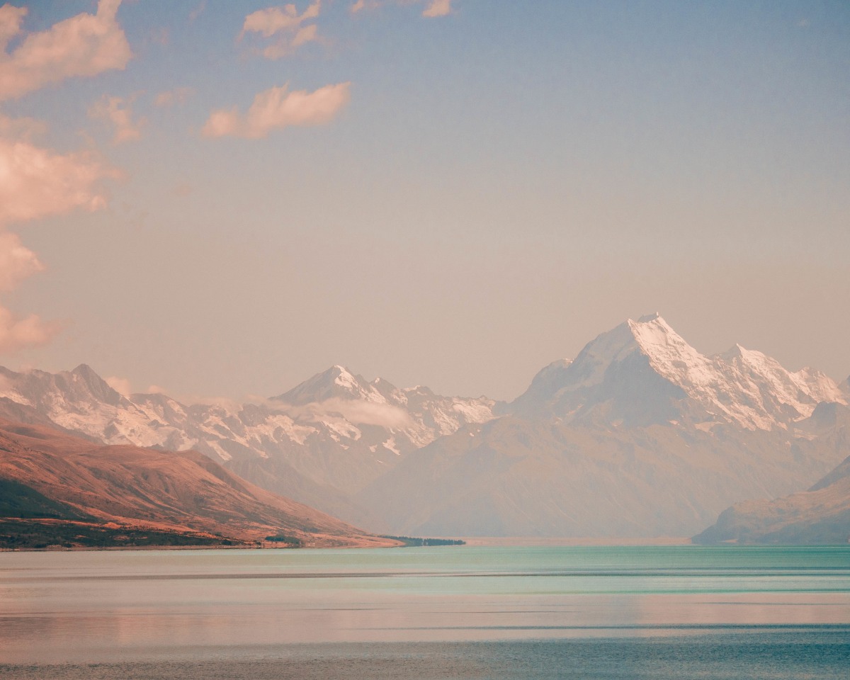 Cloudy Mountains In Lake Tekapo New Zealand Wallpapers