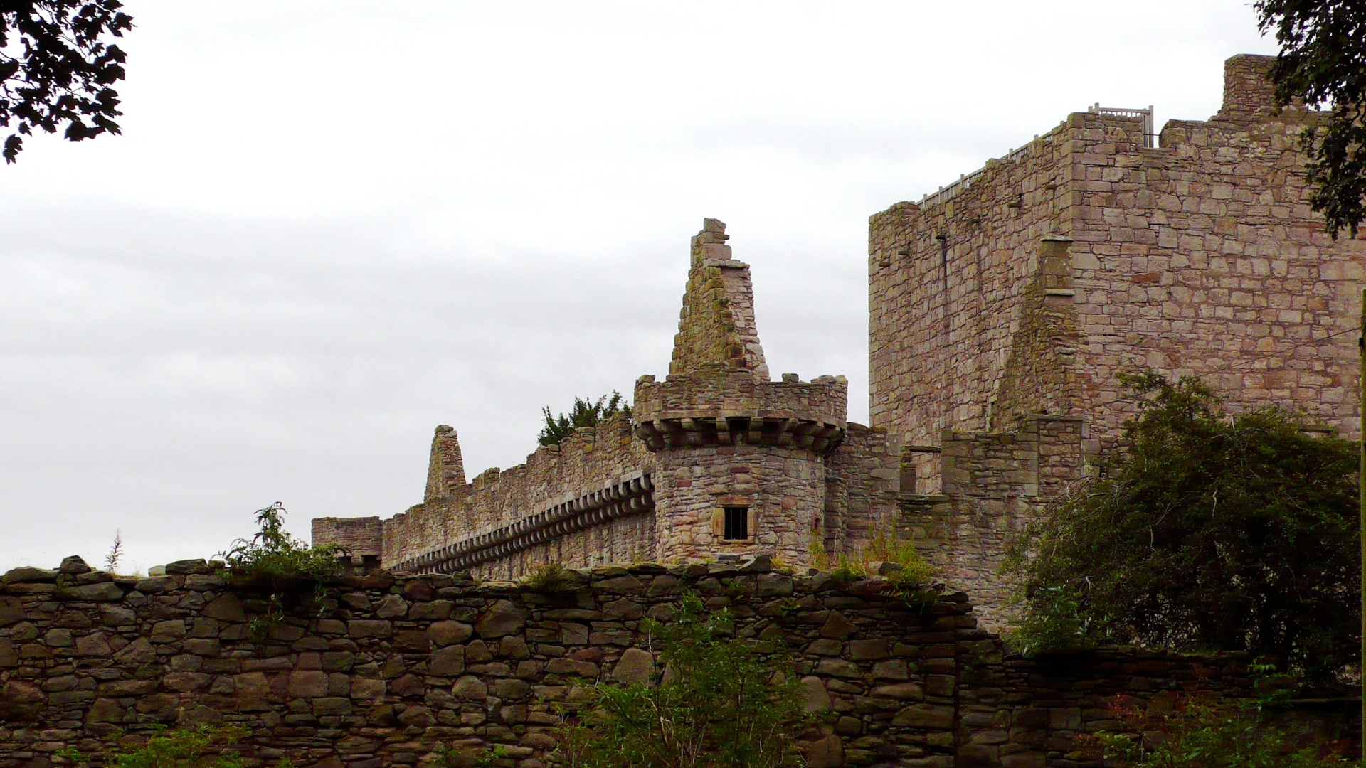 Craigmillar Castle Wallpapers