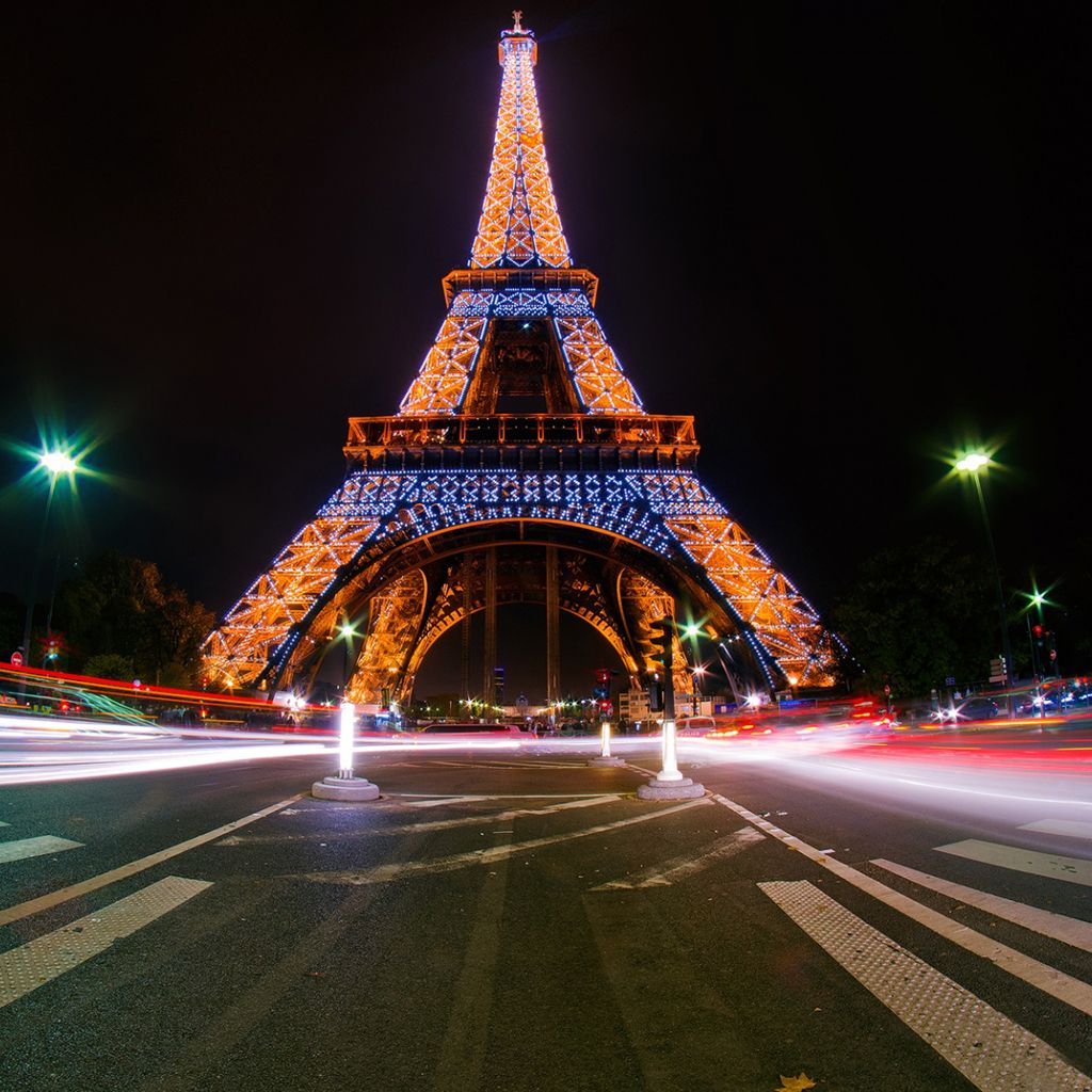 Eiffel Tower Light Show At Night Wallpapers