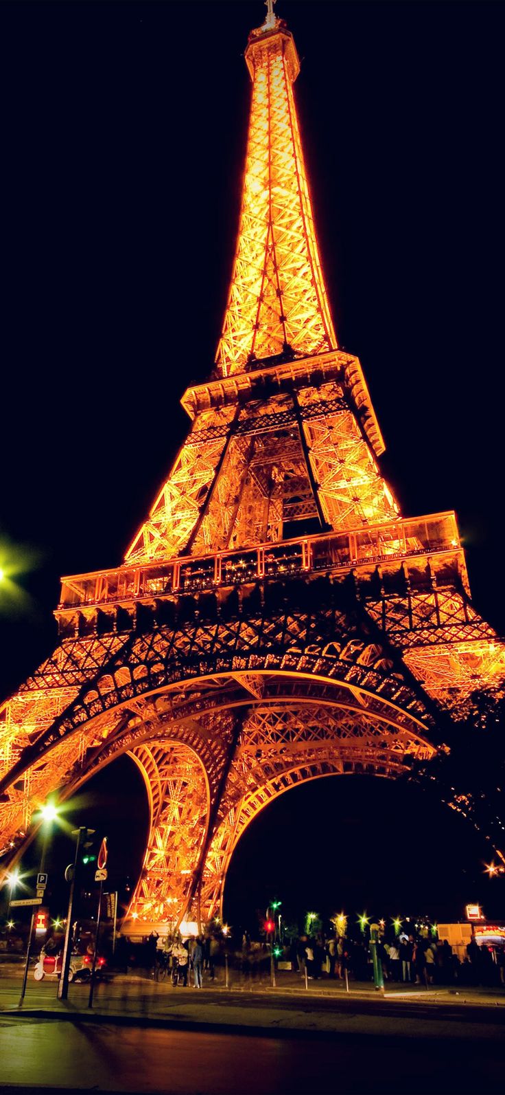 Eiffel Tower Light Show At Night Wallpapers