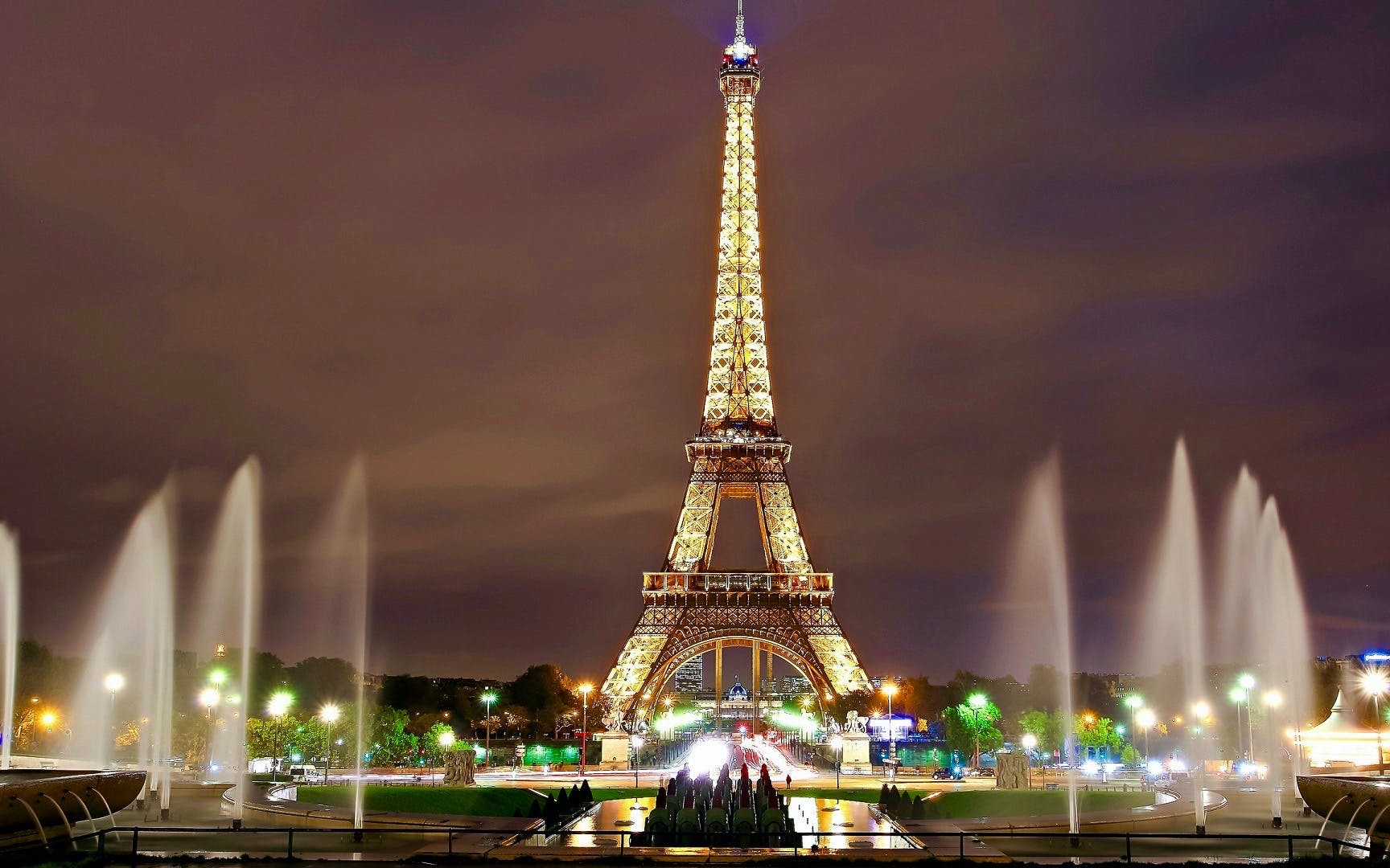 Eiffel Tower Light Show At Night Wallpapers