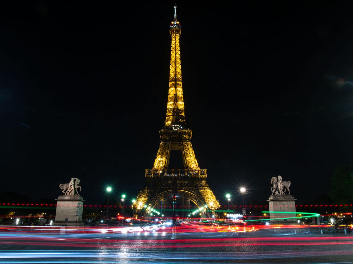 Eiffel Tower Light Show At Night Wallpapers