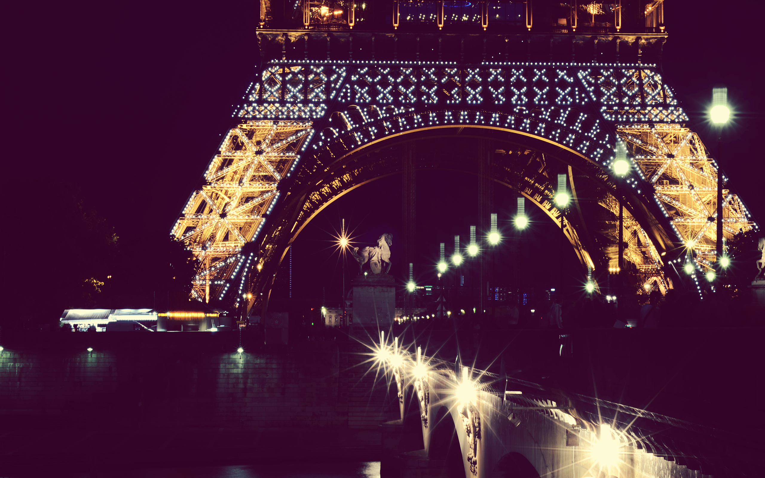 Eiffel Tower Light Show At Night Wallpapers