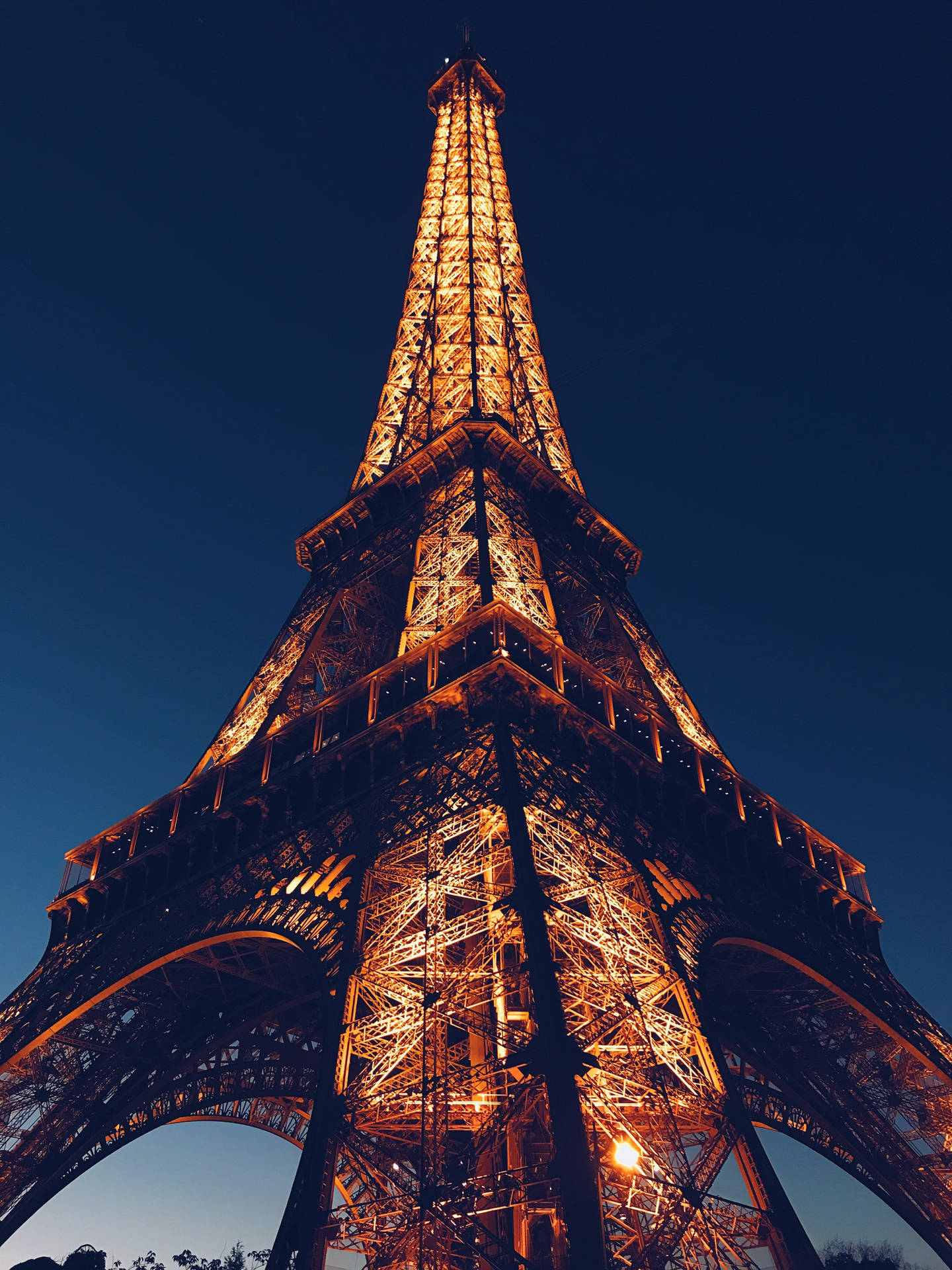 Eiffel Tower Light Show At Night Wallpapers