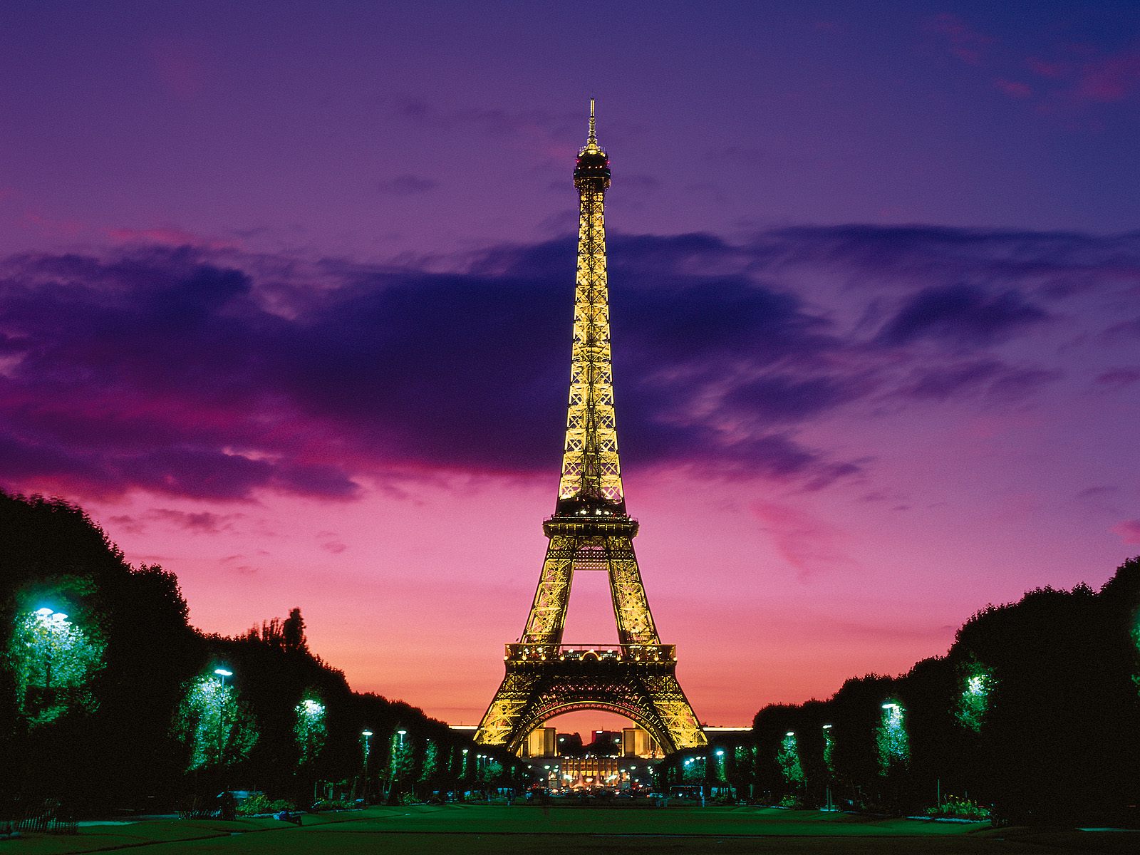 Eiffel Tower Light Show At Night Wallpapers