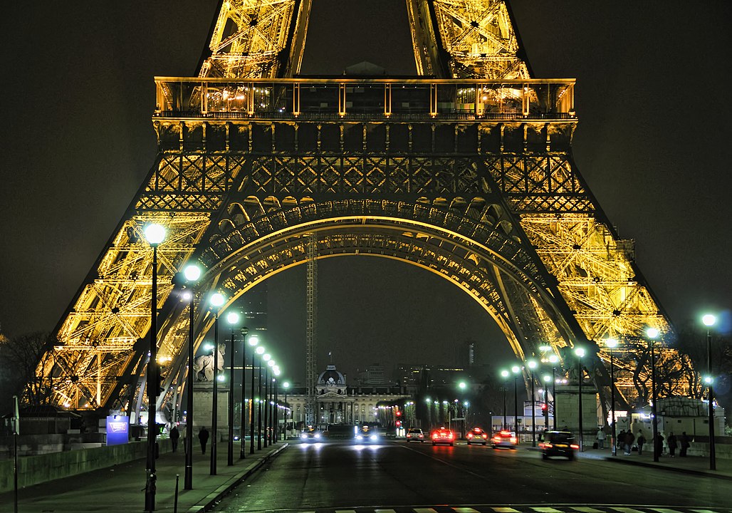 Eiffel Tower Light Show At Night Wallpapers