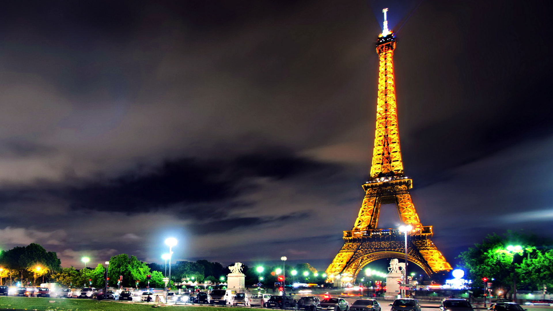 Eiffel Tower Light Show At Night Wallpapers