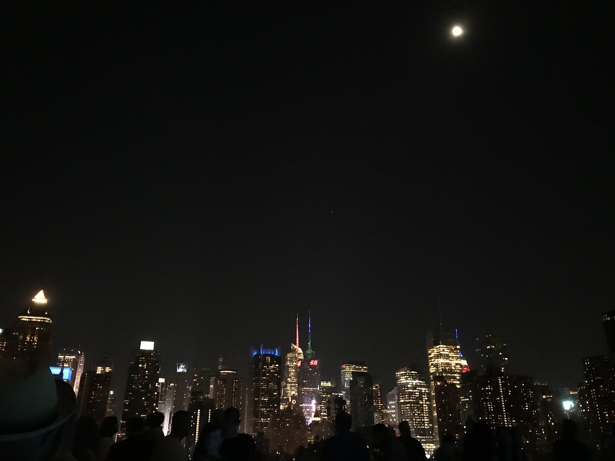 Full Moon Over Manhattan Wallpapers