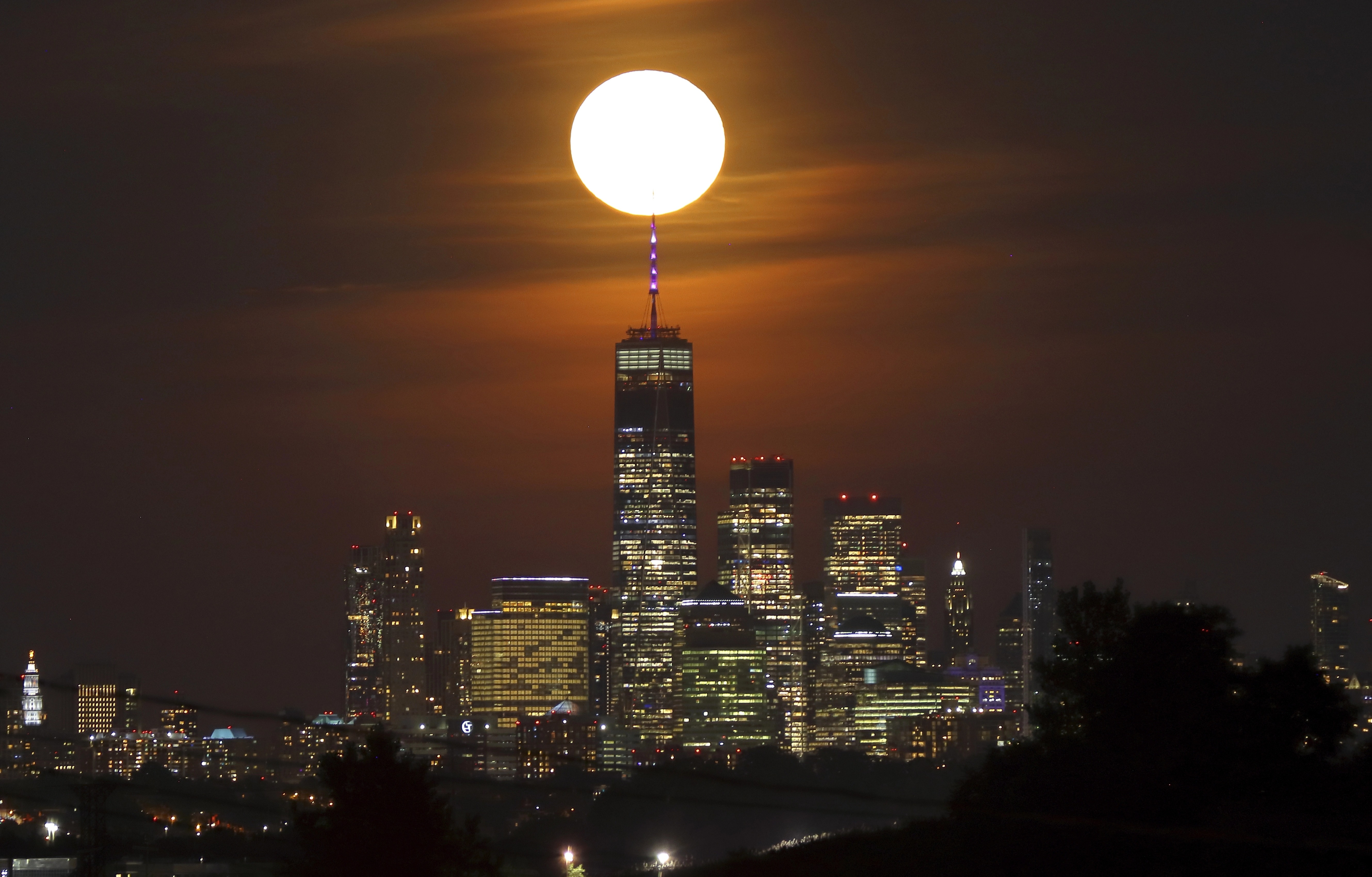 Full Moon Over Manhattan Wallpapers