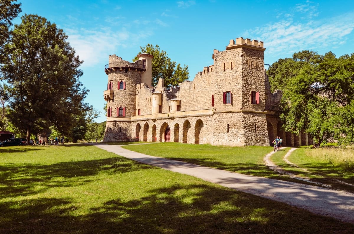 Janohrad Castle Wallpapers