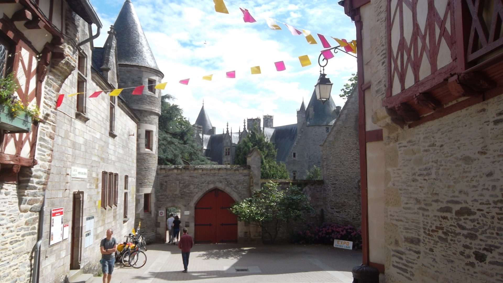 Josselin Castle Wallpapers