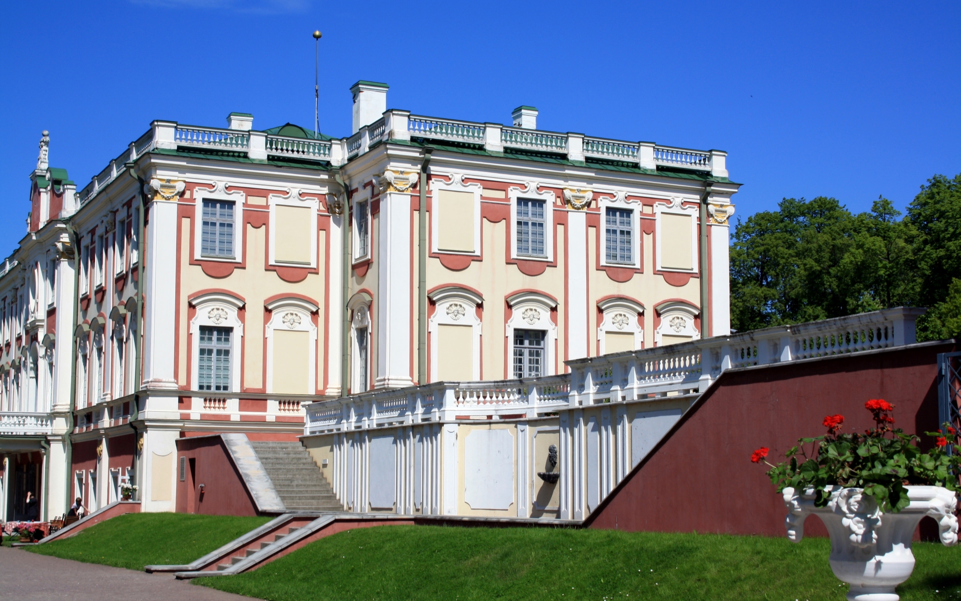 Kadriorg Palace Wallpapers