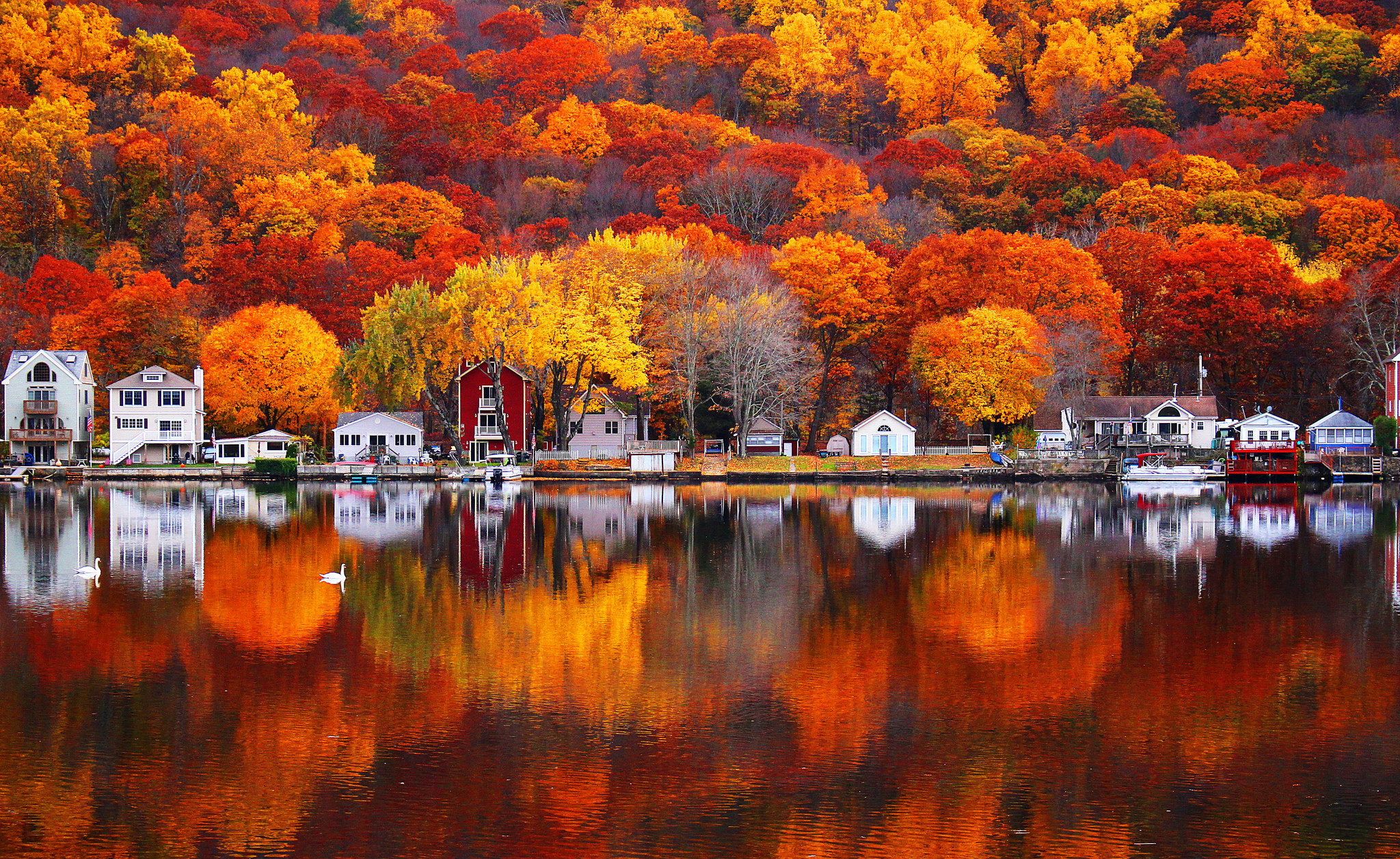 Mansion Reflection In Lake Wallpapers