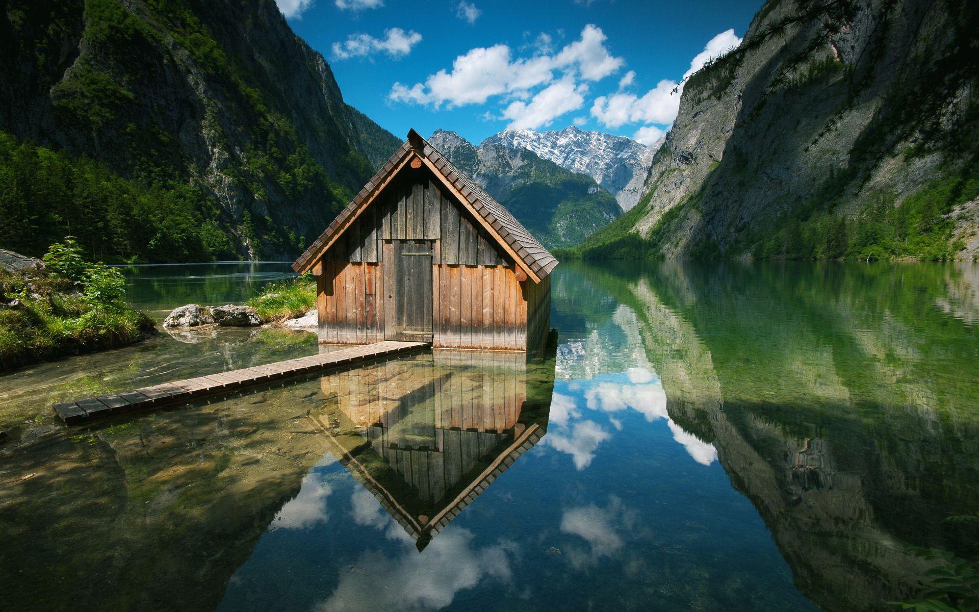 Mansion Reflection In Lake Wallpapers